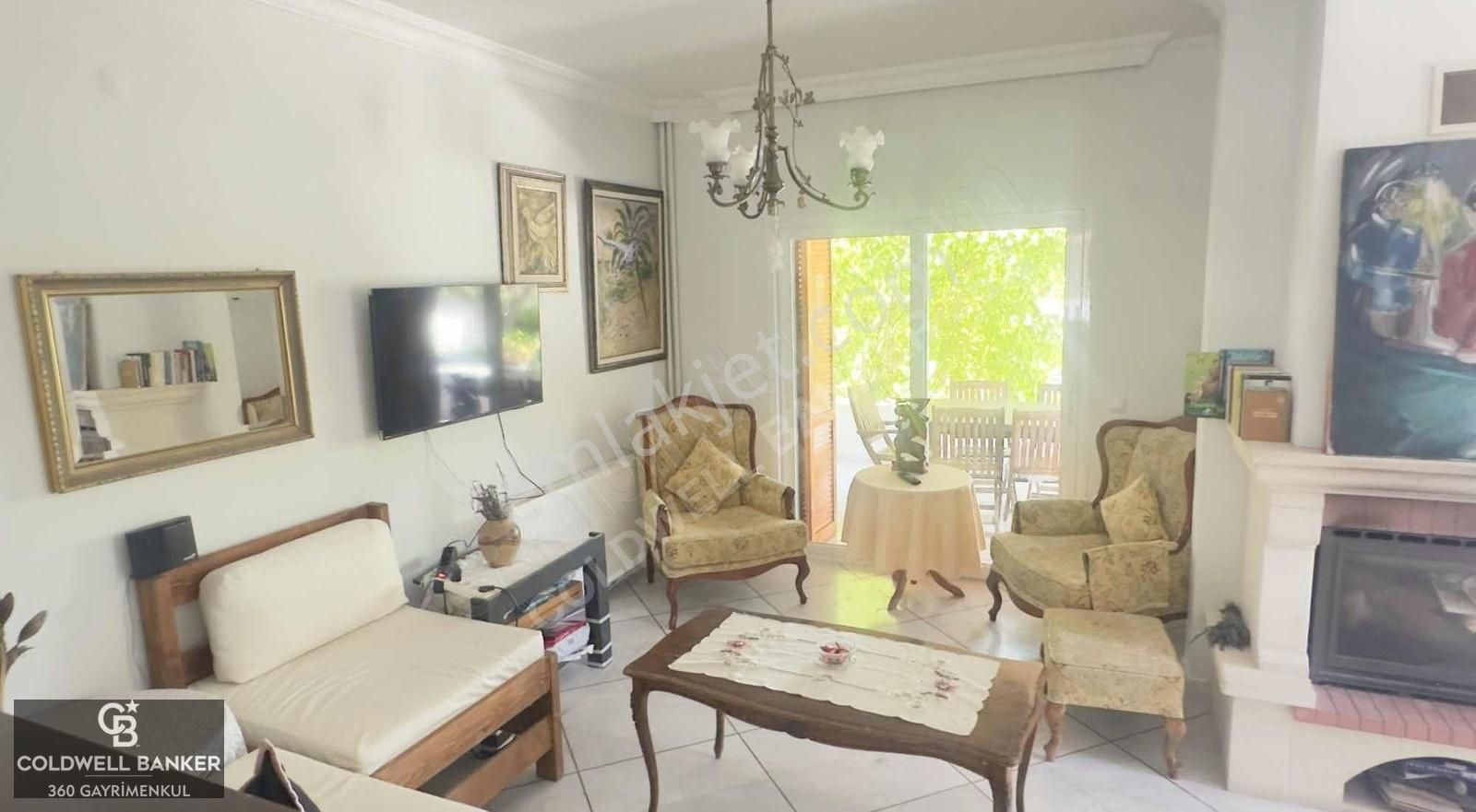 Çeşme Sakarya Mahallesi'nde Site İçinde 3+1 Kiralık Villa - Görsel 20