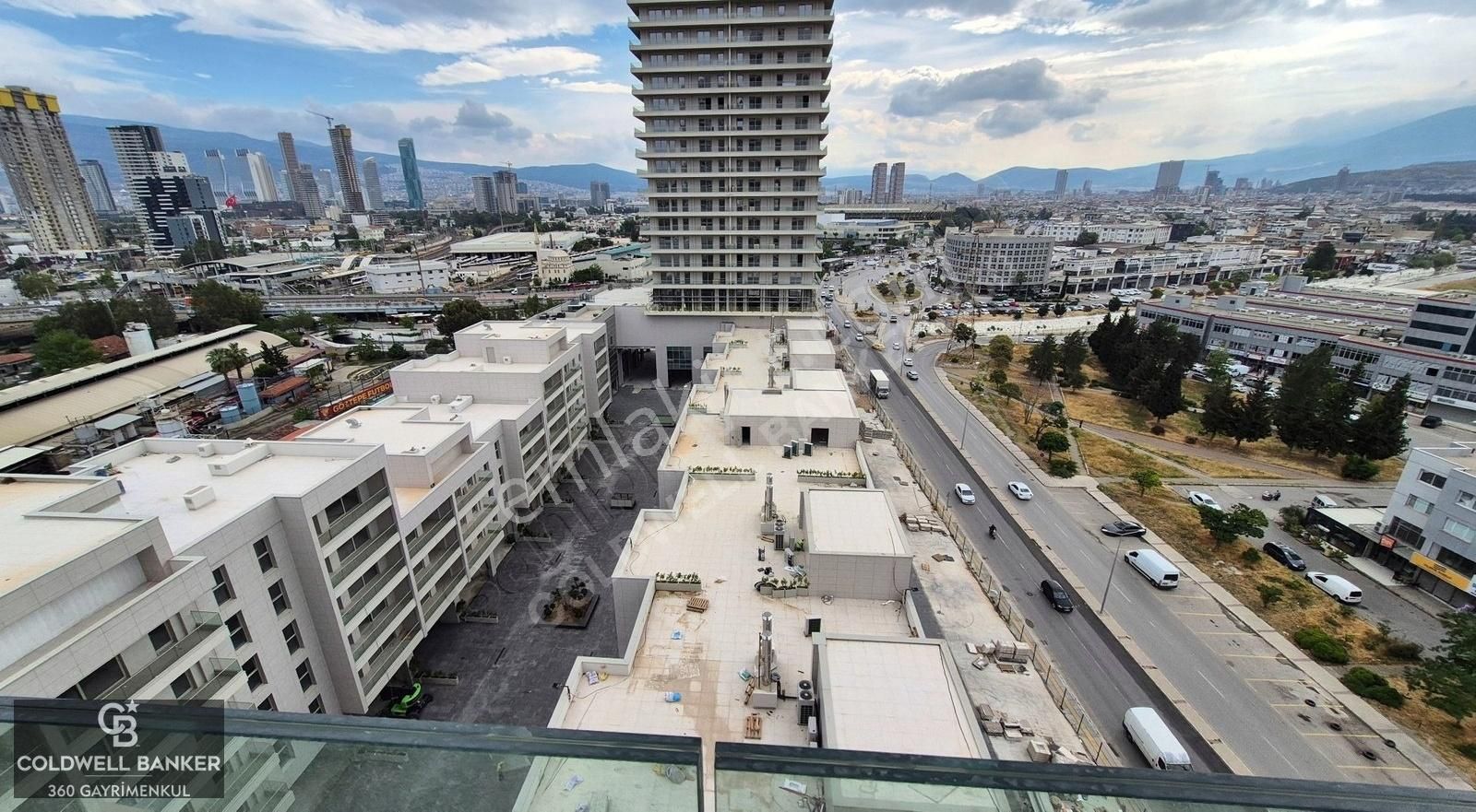 Megapol İzmir'de Deniz Manzaralı Yatırımlık Home Ofis - Görsel 22