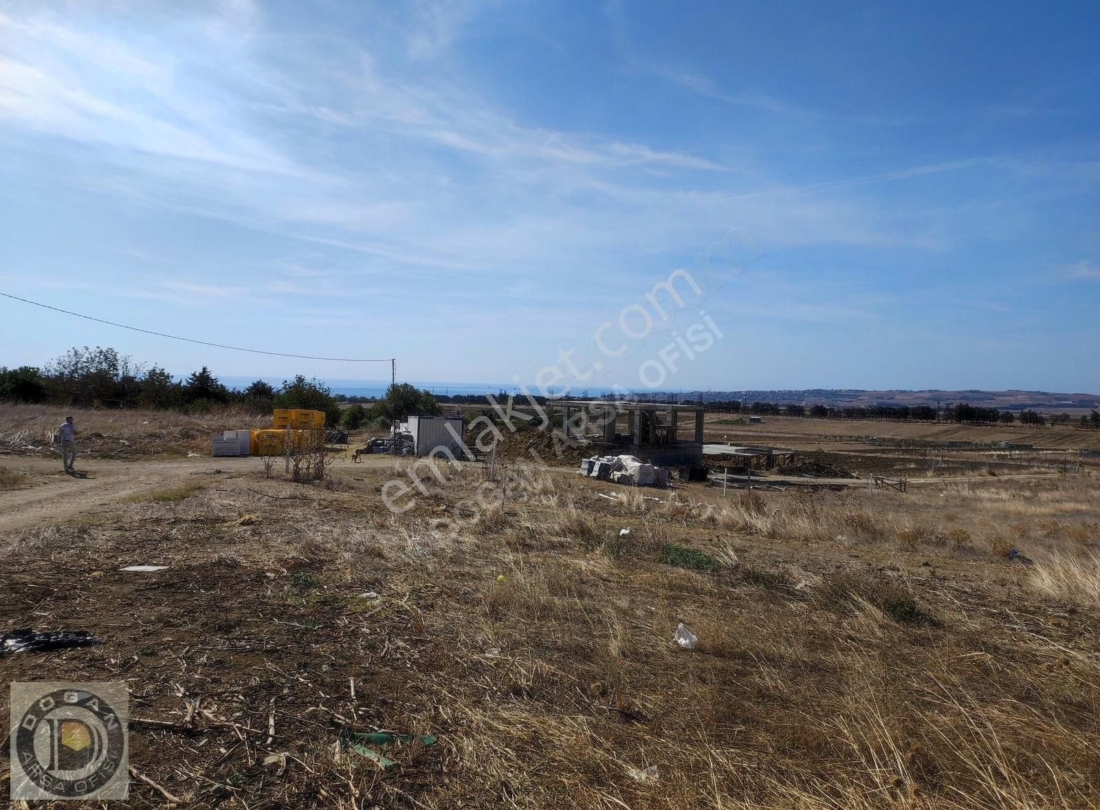 Silivri Çanta Balabanda Satılık 250 Metre Etrafı Telçevrili Arsa