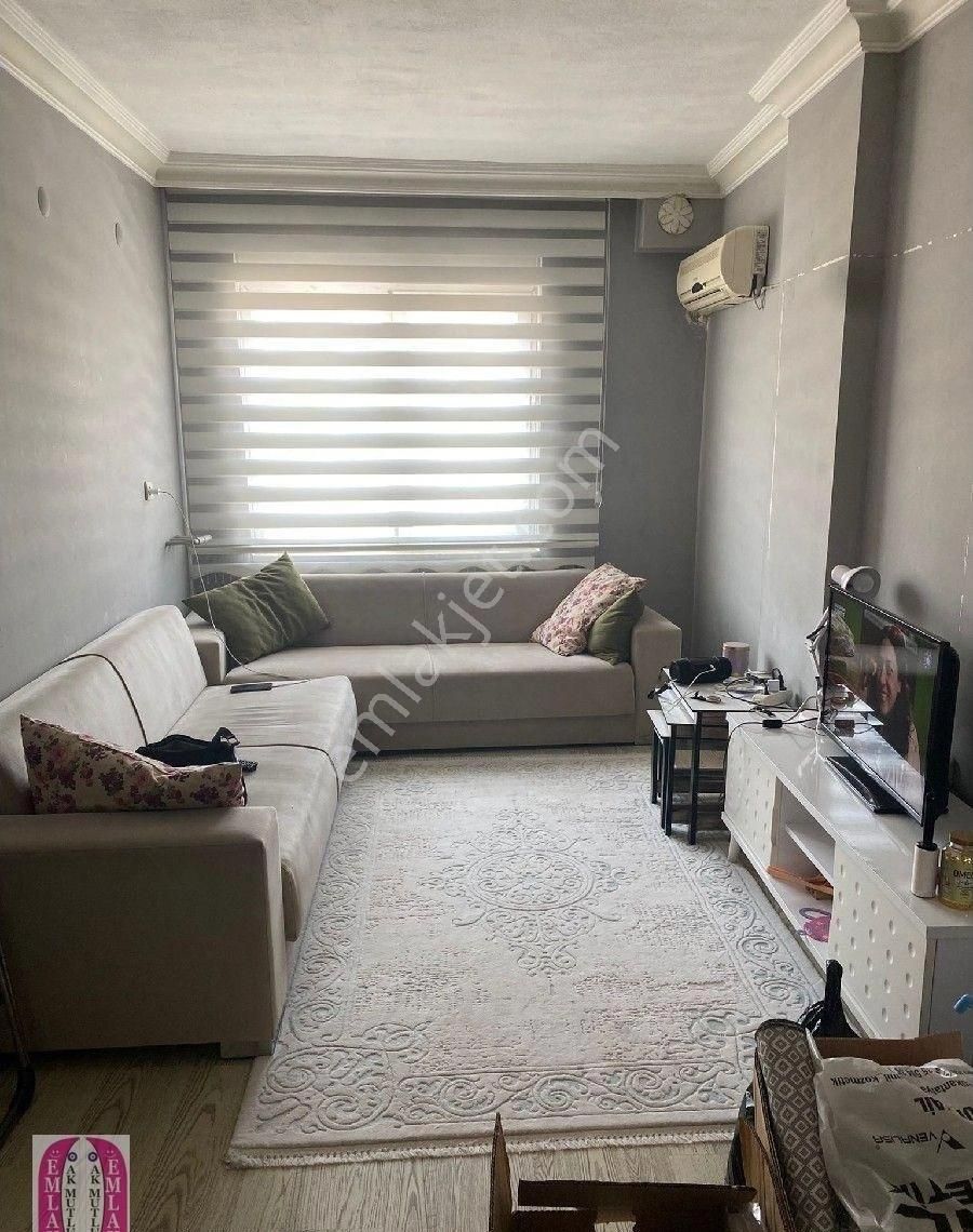 A K Mutludan Ahatlı Diş Hastanesi Yakını Cadde Üzeri 1+1 Ev-ofis