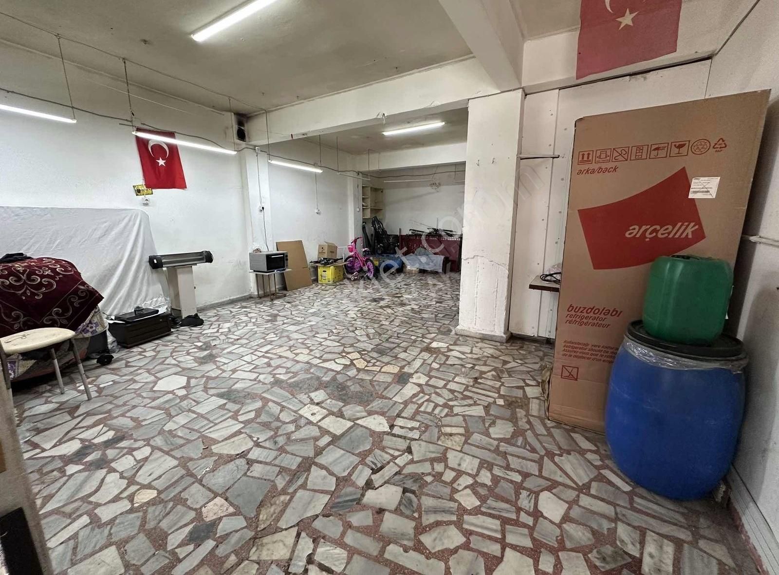 Esenlerde Kiralık Düz Ayaklı Muhteşem Konumda Kiralık Dükkan