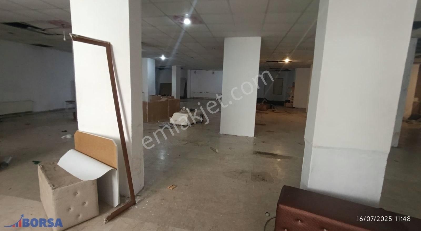 Demetevler Vatan Caddesi Üzerinde 90+550 M2 Satılık Dükkan - Görsel 10