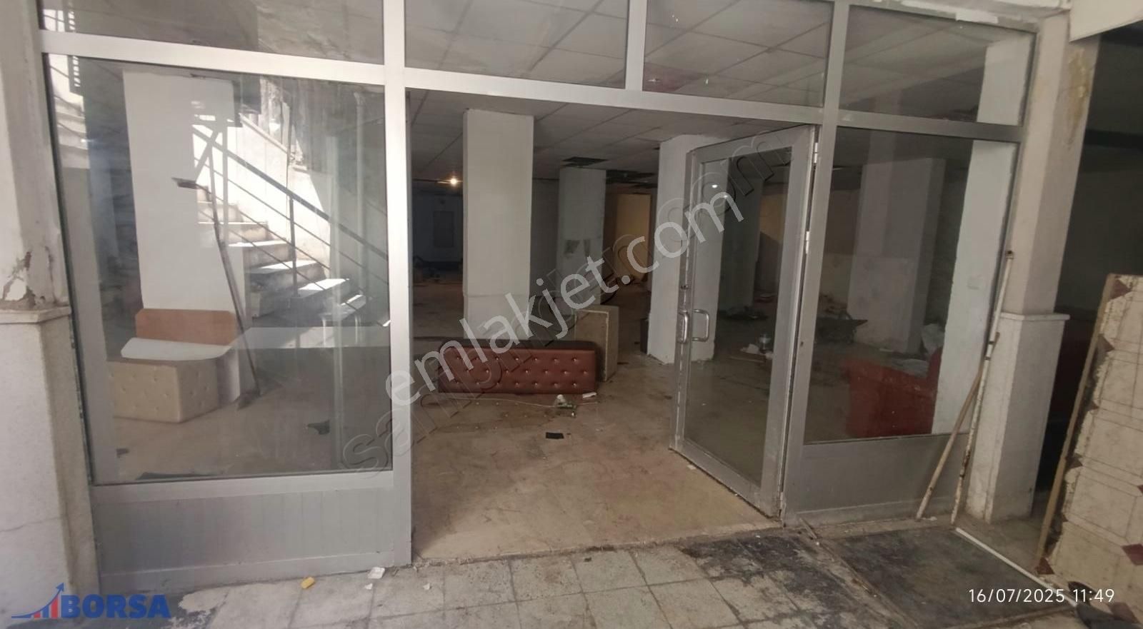 Demetevler Vatan Caddesi Üzerinde 90+550 M2 Satılık Dükkan - Görsel 6