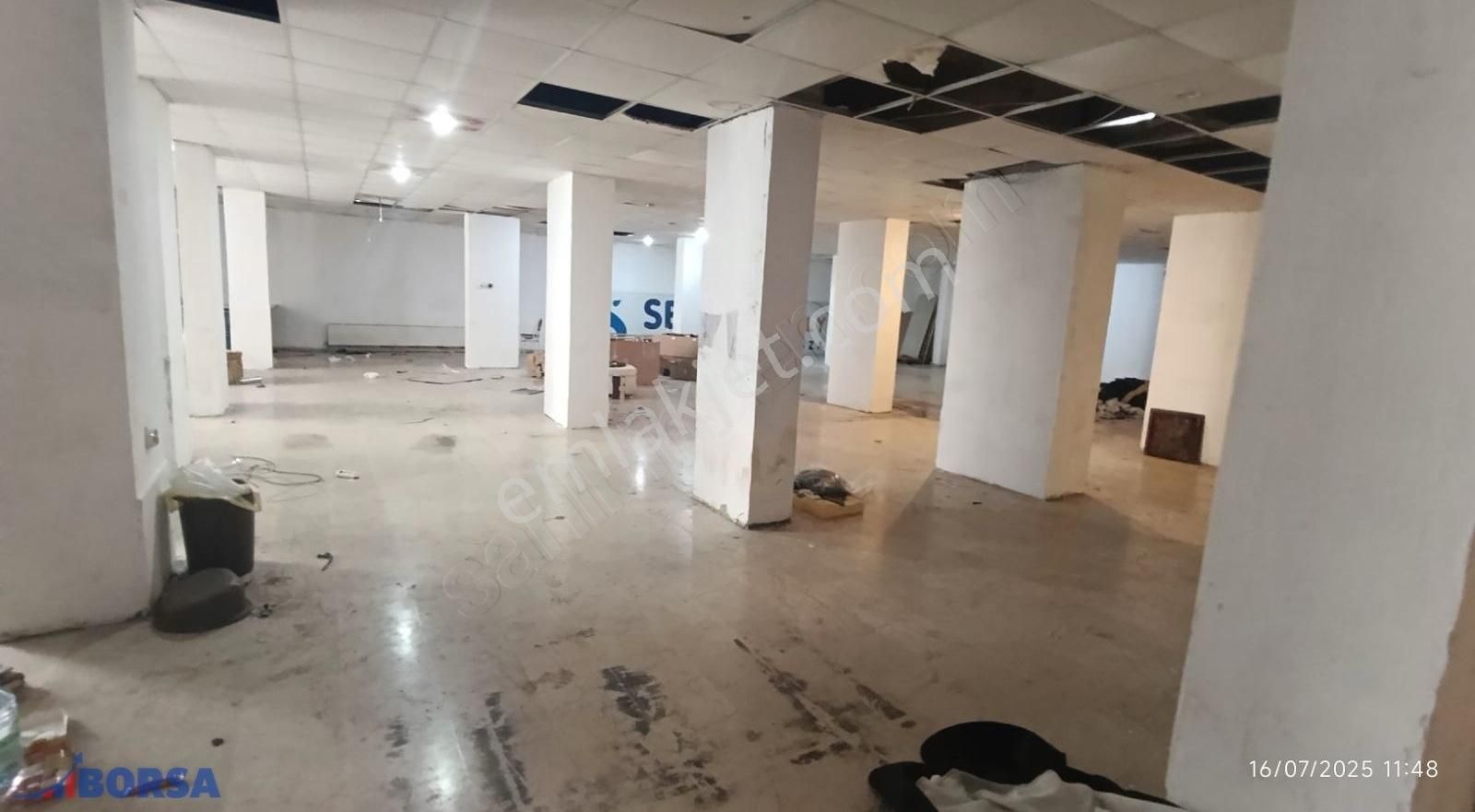 Demetevler Vatan Caddesi Üzerinde 90+550 M2 Satılık Dükkan - Görsel 8