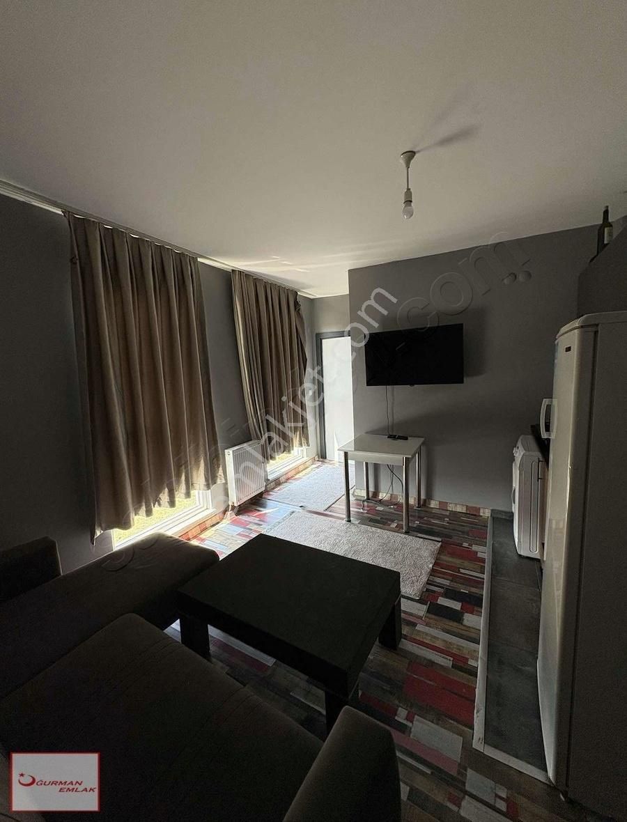 Uğurman Emlak'tan Üniversite Yolu Üzerinde 1+1 Eşyalı Daire