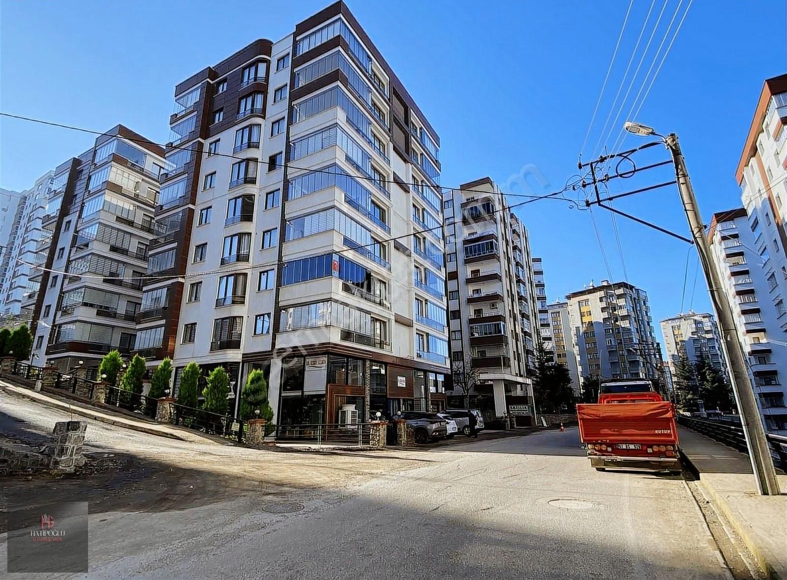 Hatipoğlu Gayrimenkulden Satılık 3+1 175 M2 Lüx Daireler