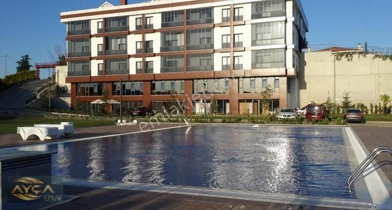 Donanımlı Sitede Üniversite Civarı Ayçadan Satılık 1+1 Daire