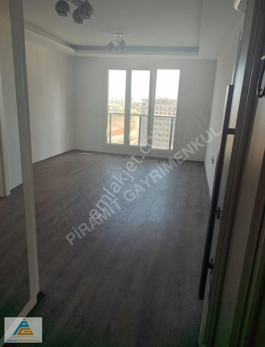 Som Sakura Rezidancede Kiralık 1+1 Daire