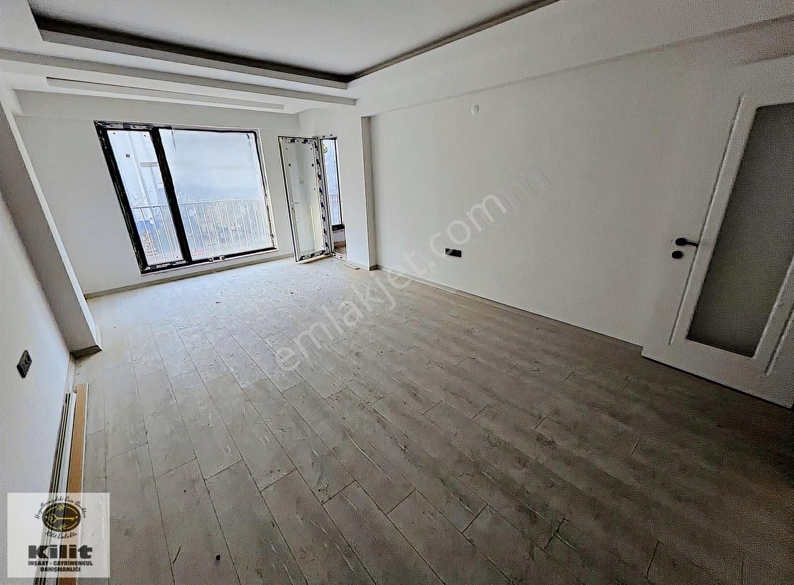 Paşabayır'da Cadde Üzeri Satılık 3+1 Daire