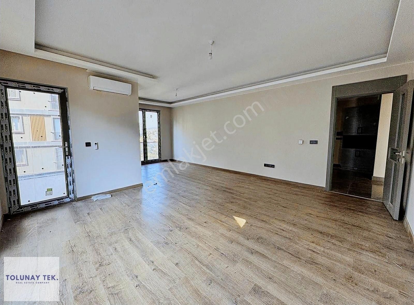 Çengelköy Has Bahçe Evleri 4+1 Ara Kat Manzaralı Sıfır Daire