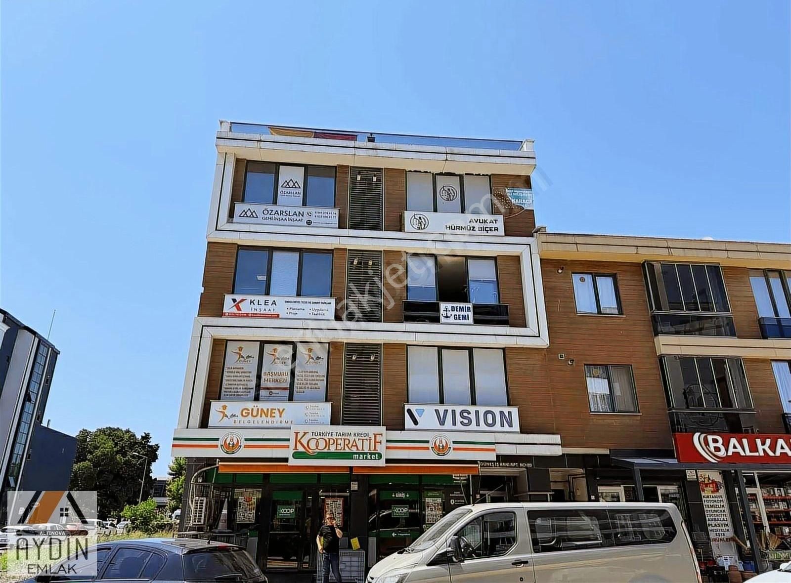 Altınova Cumhuriyet Mah. Ana Cadde Üzeri 2+1 Dubleks Ofis