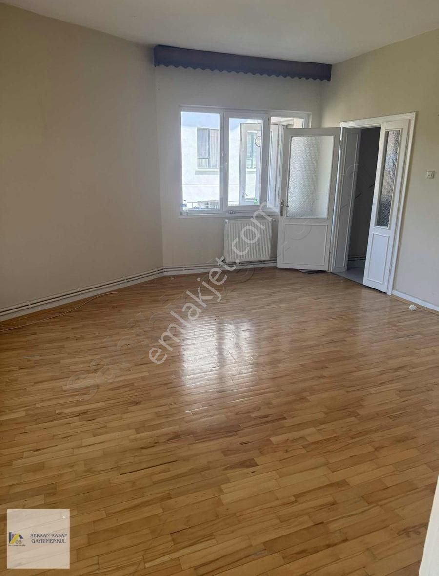 Serkan Kasap G.menkulden Y.mahalle Merkezde Çarşı İçinde Daire