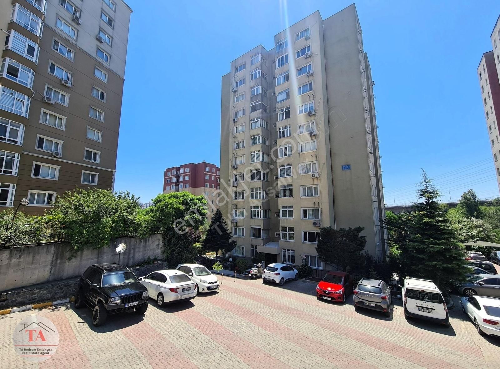 Kağıthane Sadabat Evlerinde 3+1, Kapalı Balkonlu Satılık Daire