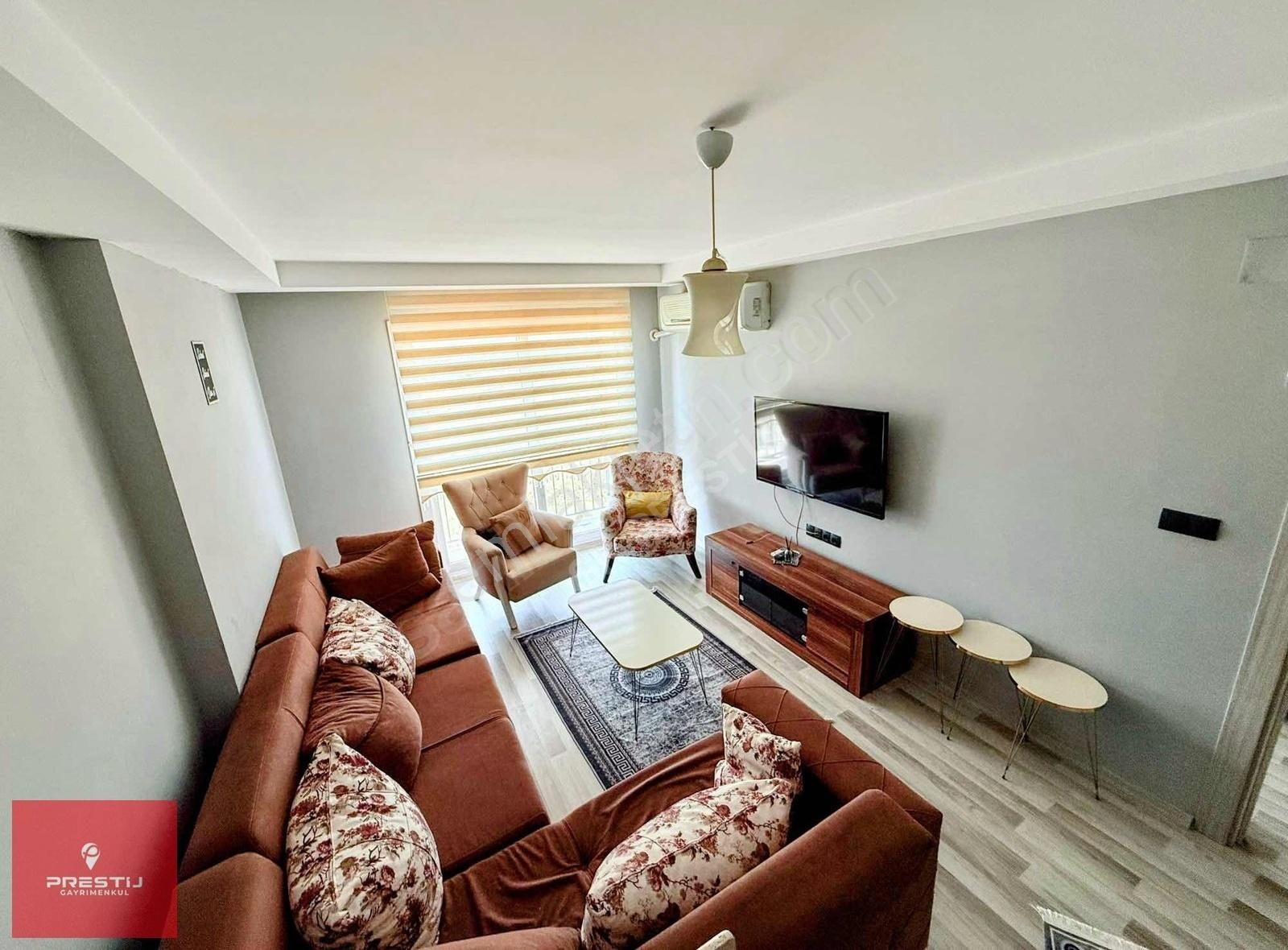 Çarkıparde Havuzlu Sitede Eşyalı Kiralık 1+1 Daire
