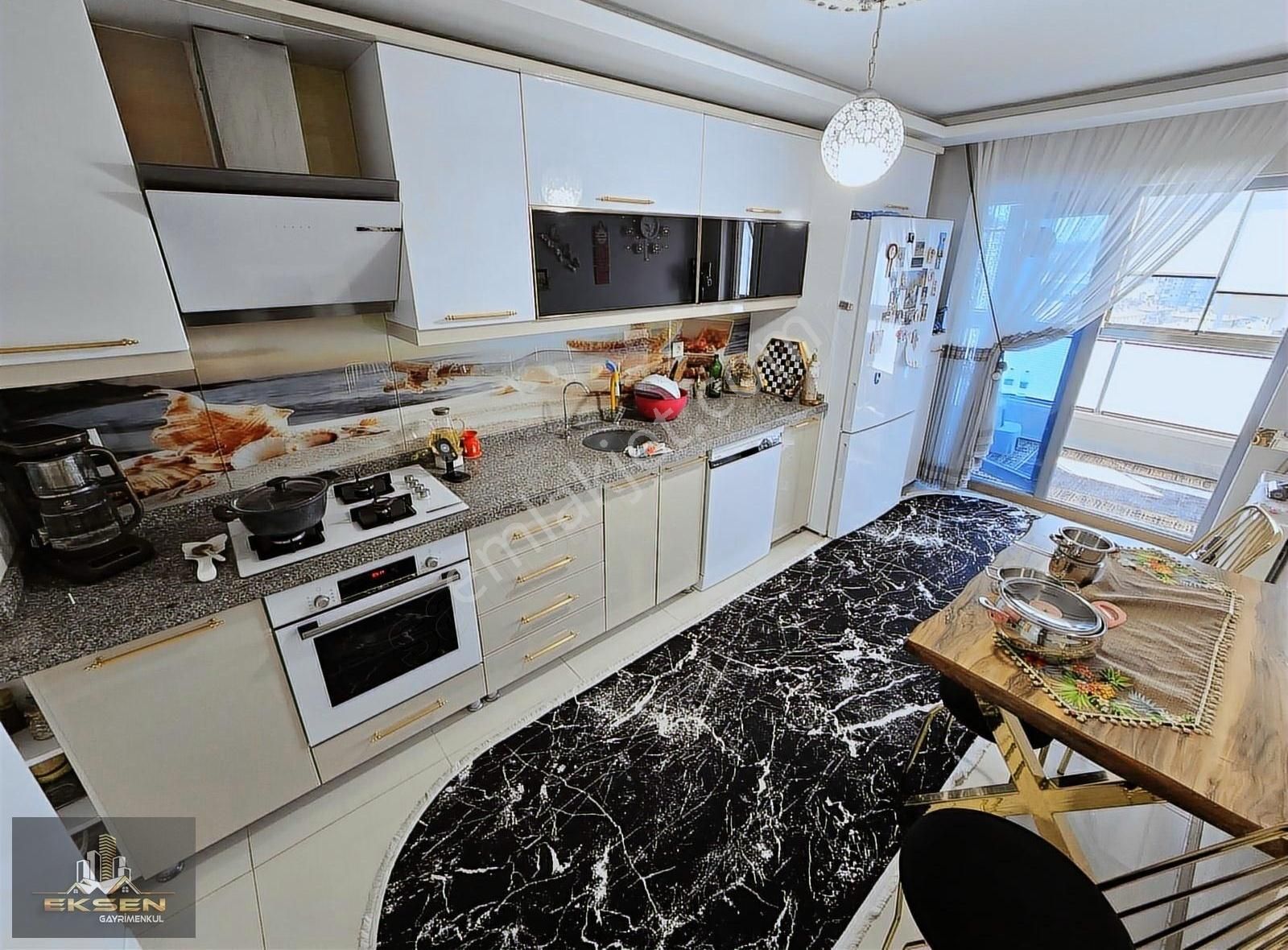Güneşevler 'de 3+1 Full +full Nokta Masrafsız Ön Cephe Daire !!