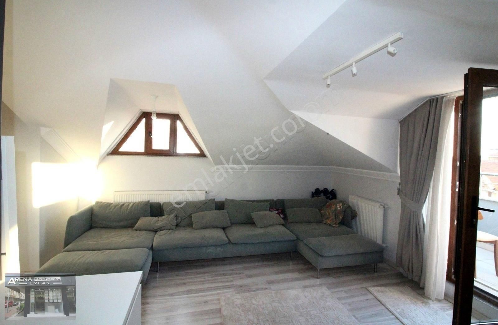 Bahçelievler Ulubatlı Hasan Cad. Civarı 9 Yıllık 4+1 Dubleks