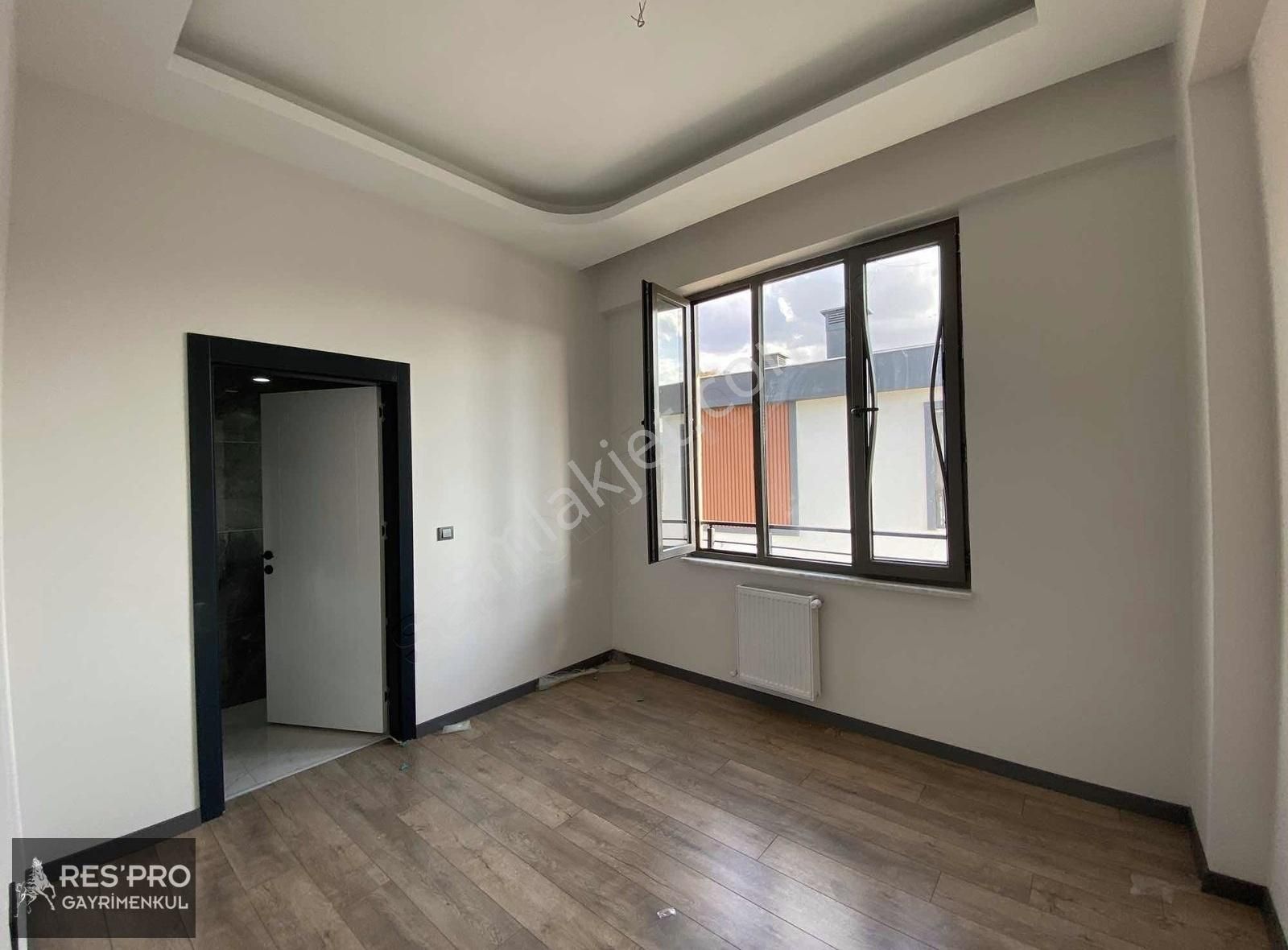 Respro Dan Eğribucak Cadde Üstü Satılık Villa - Görsel 8