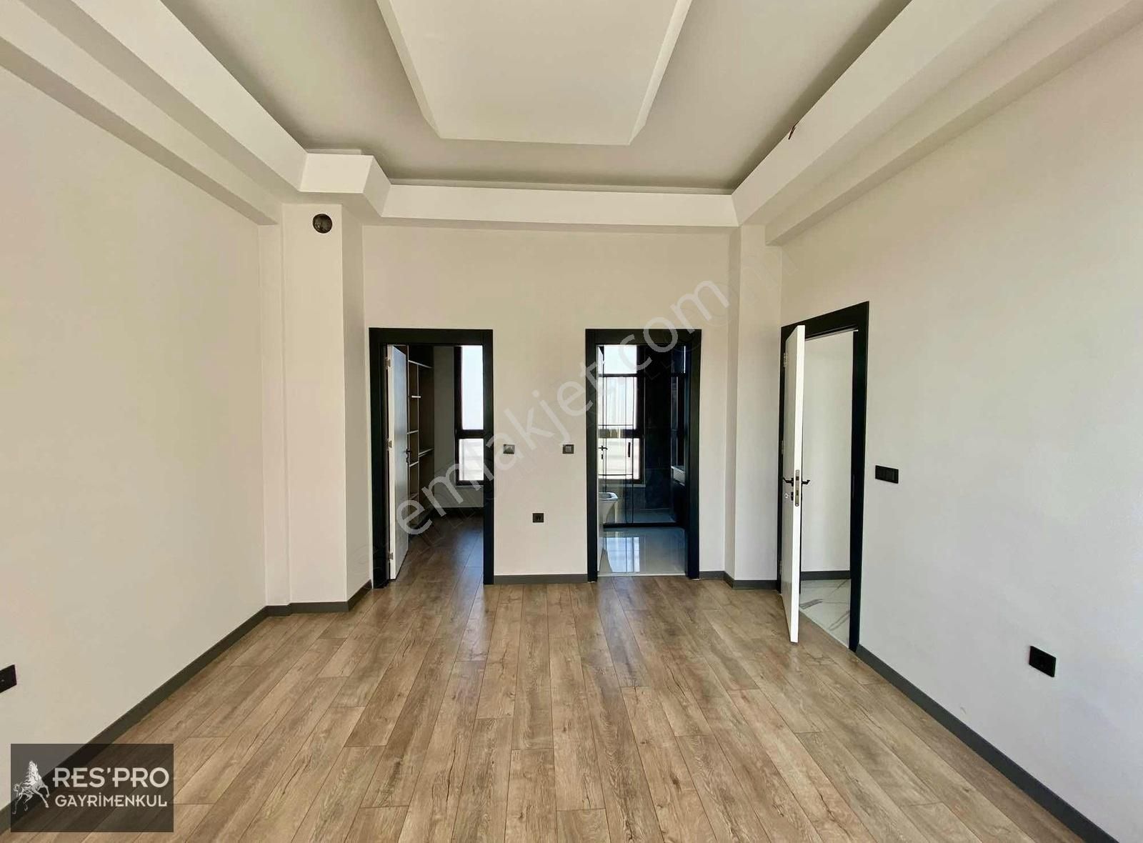 Respro Dan Eğribucak Cadde Üstü Satılık Villa - Görsel 7