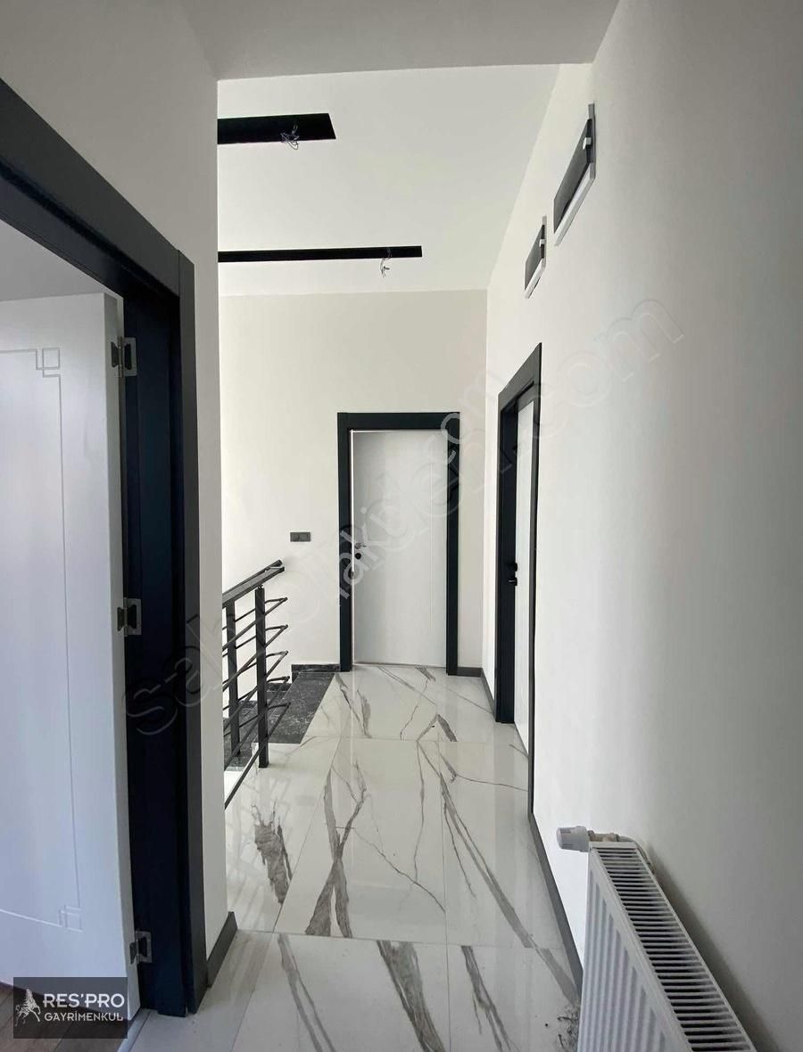 Respro Dan Eğribucak Cadde Üstü Satılık Villa - Görsel 9