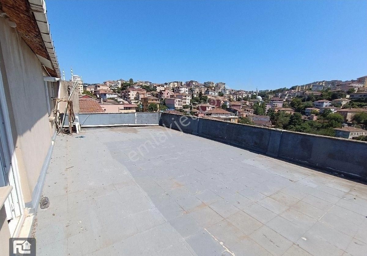 F-l Emlaktan Çengelköy De 60m2 Seyir Terası Olan 2+1