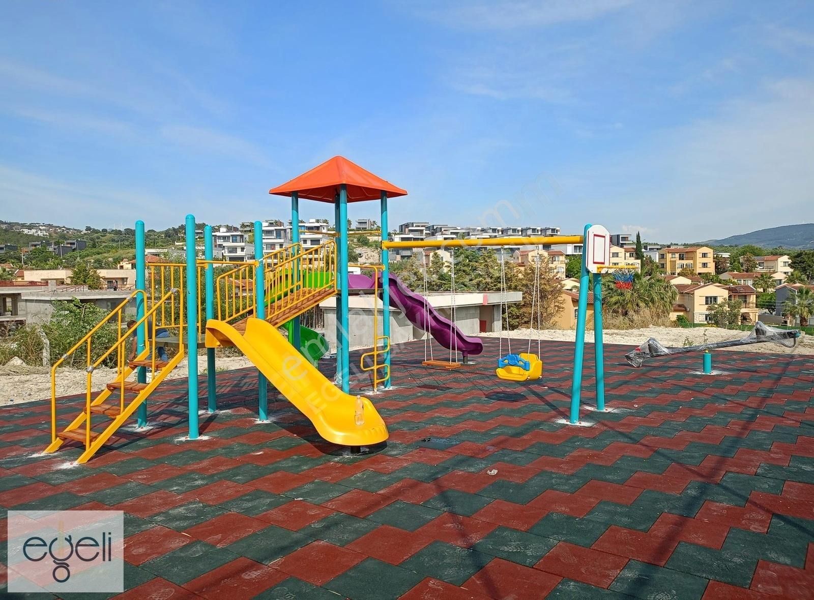 Yaz Kış Oturuma Uygun 3+1 Villa