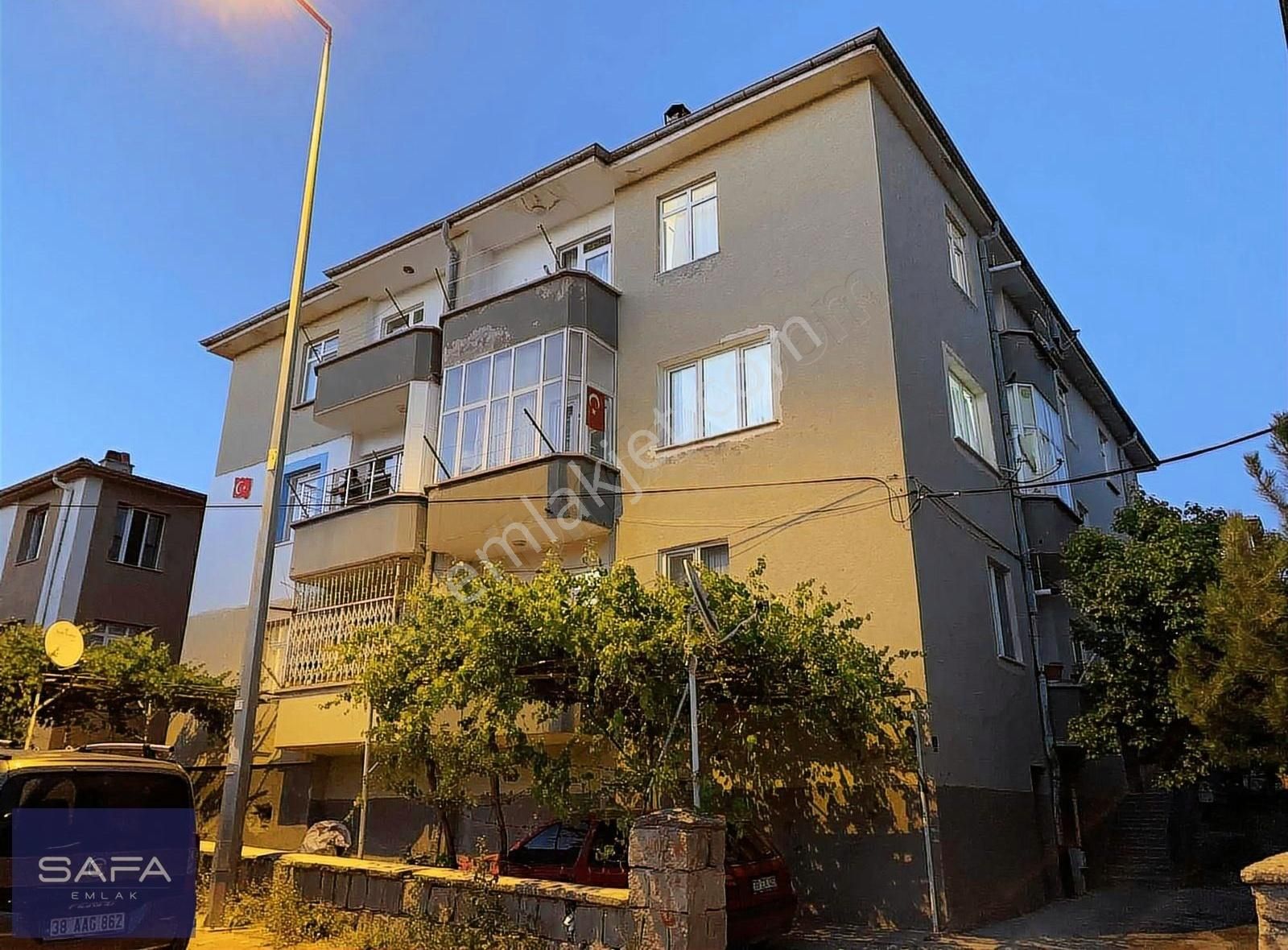 Safa Emlak'tan Erkilet'te Full Yapılı Satılık 3+1 Daire