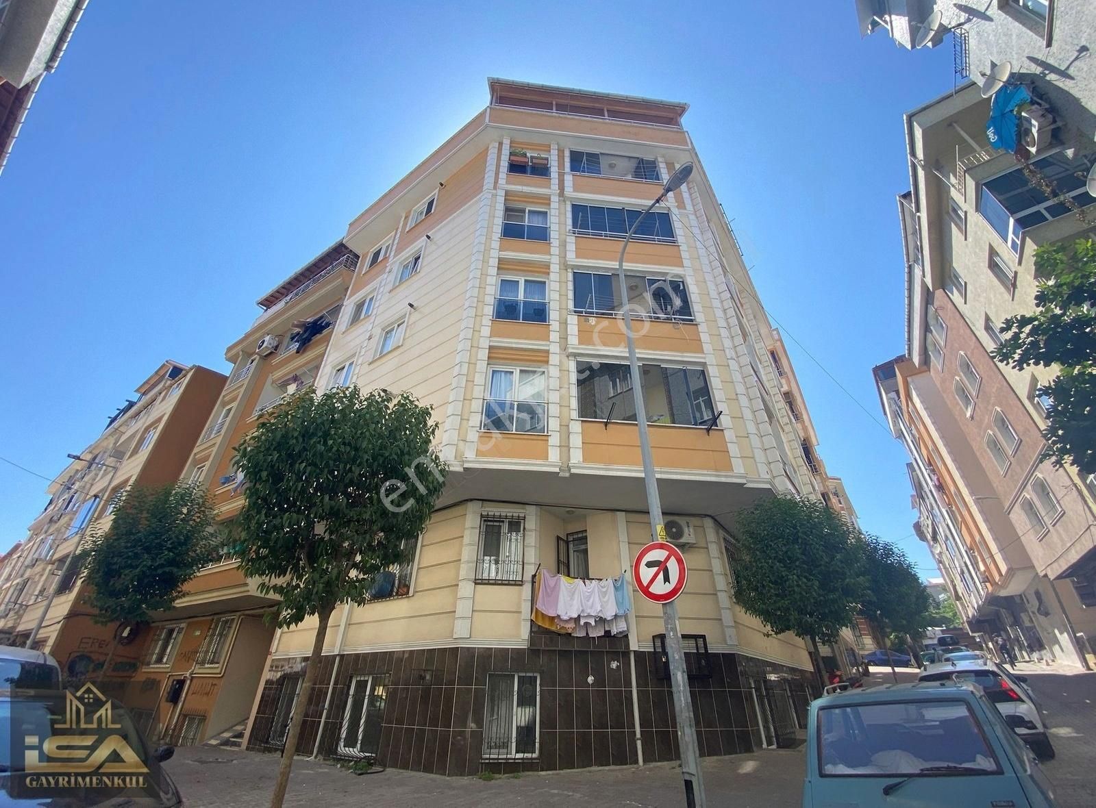 İsa Gayrimenkulden Merkezi Yerde Kullanışlı 2+1 Bahçe Kat