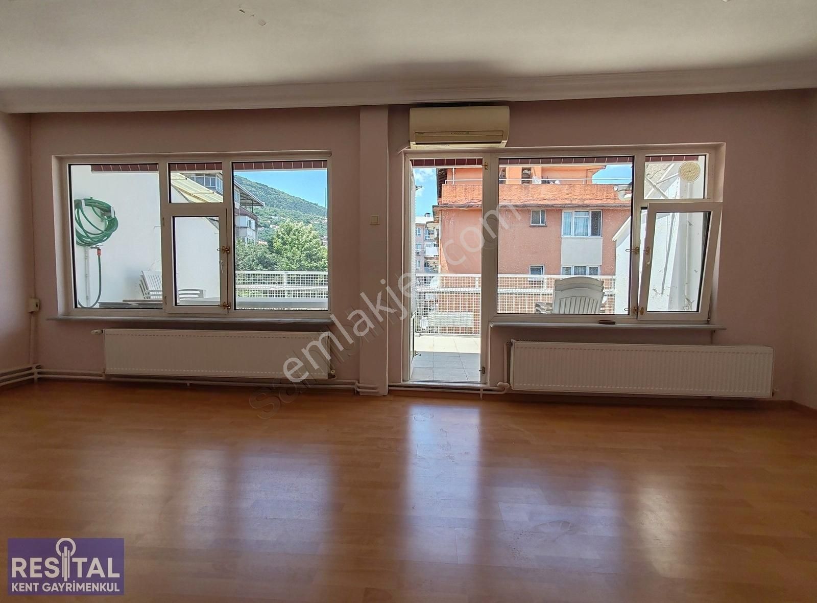 Altıparmak 2+1 100 M2 Merkezi Konumda Aile Apartmanı