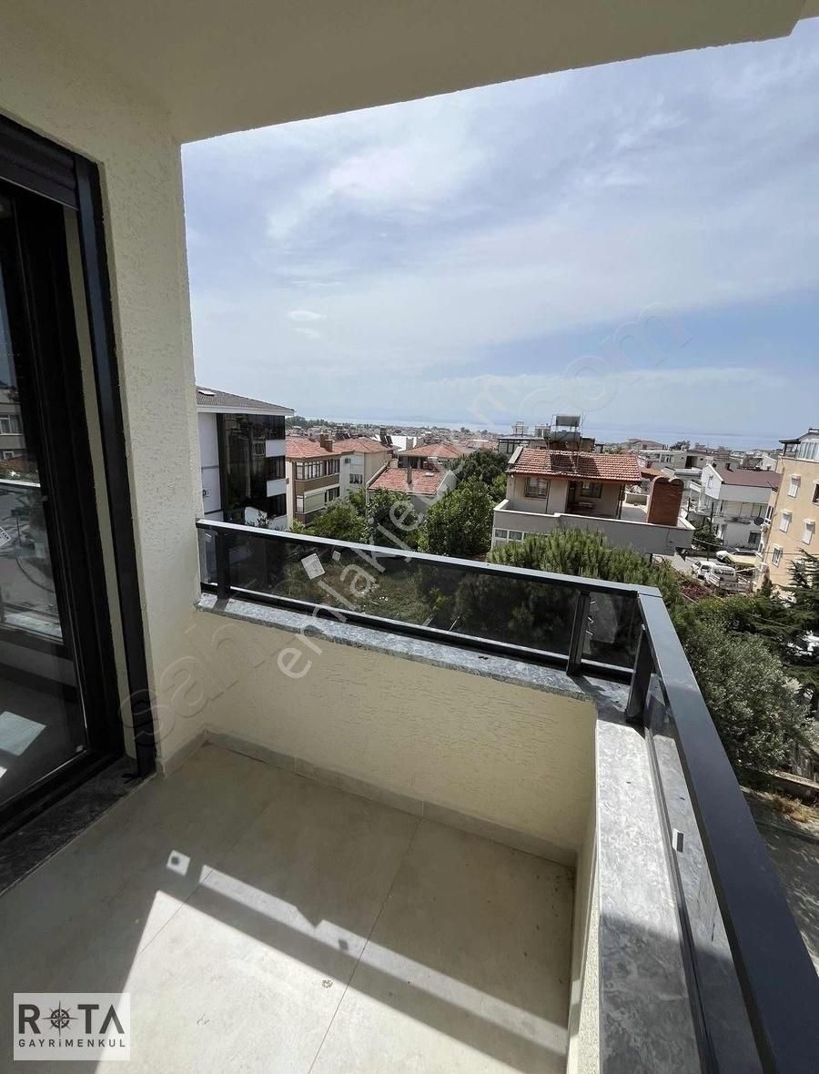Altınoluk Merkez Sıfır 1+1 Deniz Manzaralı Asansörlü-rota - Görsel 2