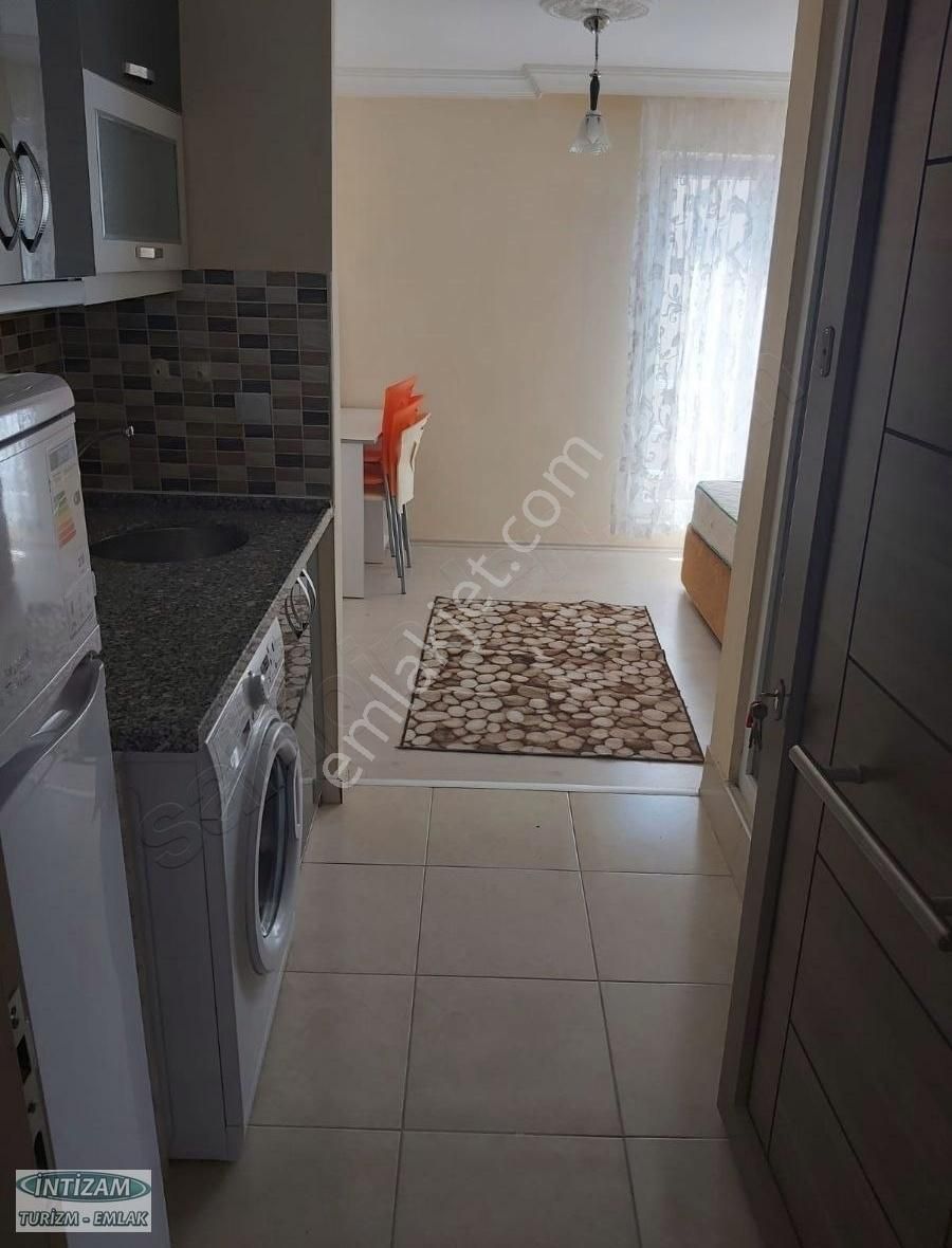 Adliyeye Yakın 1+0 Eşyalı Apart
