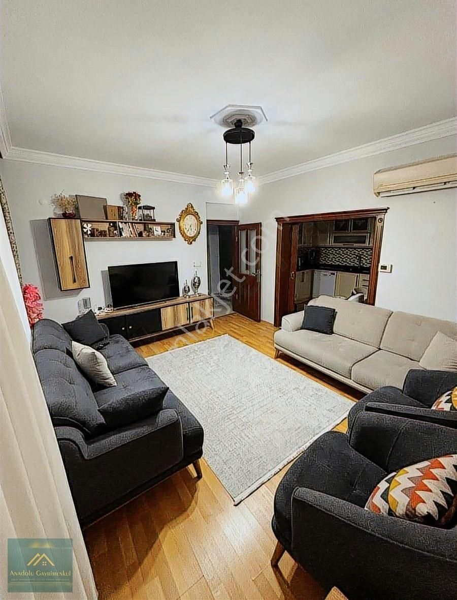 Anadolu Gm.'den Yenimahallede 2+1 Yenilenmiş 95 M² Satılık Daire