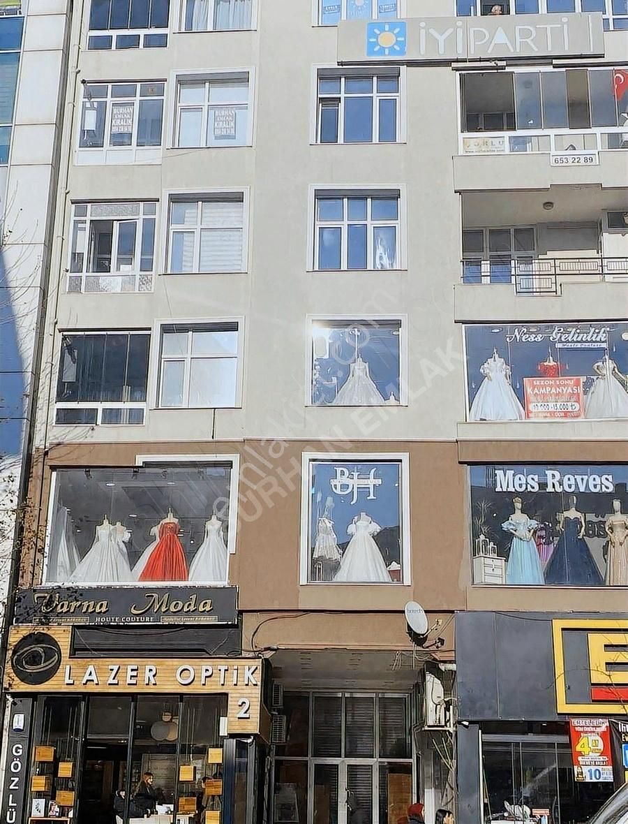 Çorlu Çarşı Merkezde Ana Caddede 2+1 Eşyalı Kiralık Daire