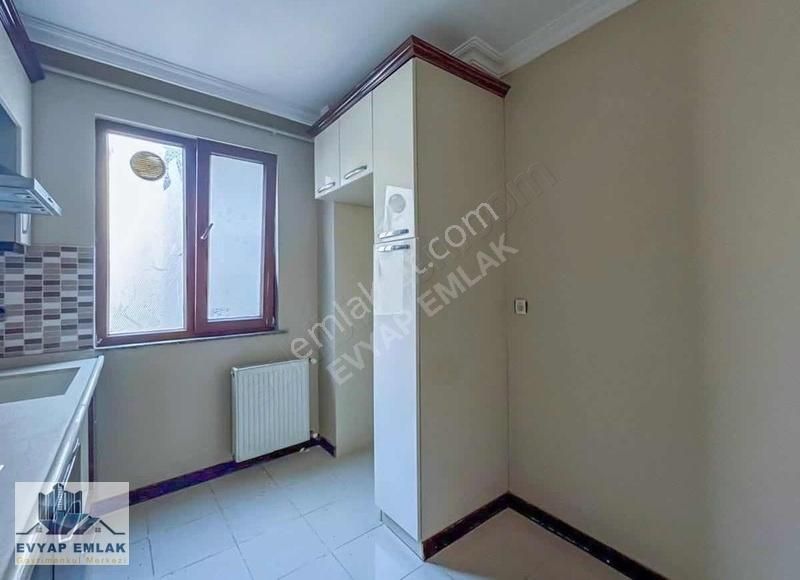 Evyaptan Bahçelievler Metrobüse Yakın 13 Yıllık Bina 2+1 - Görsel 8