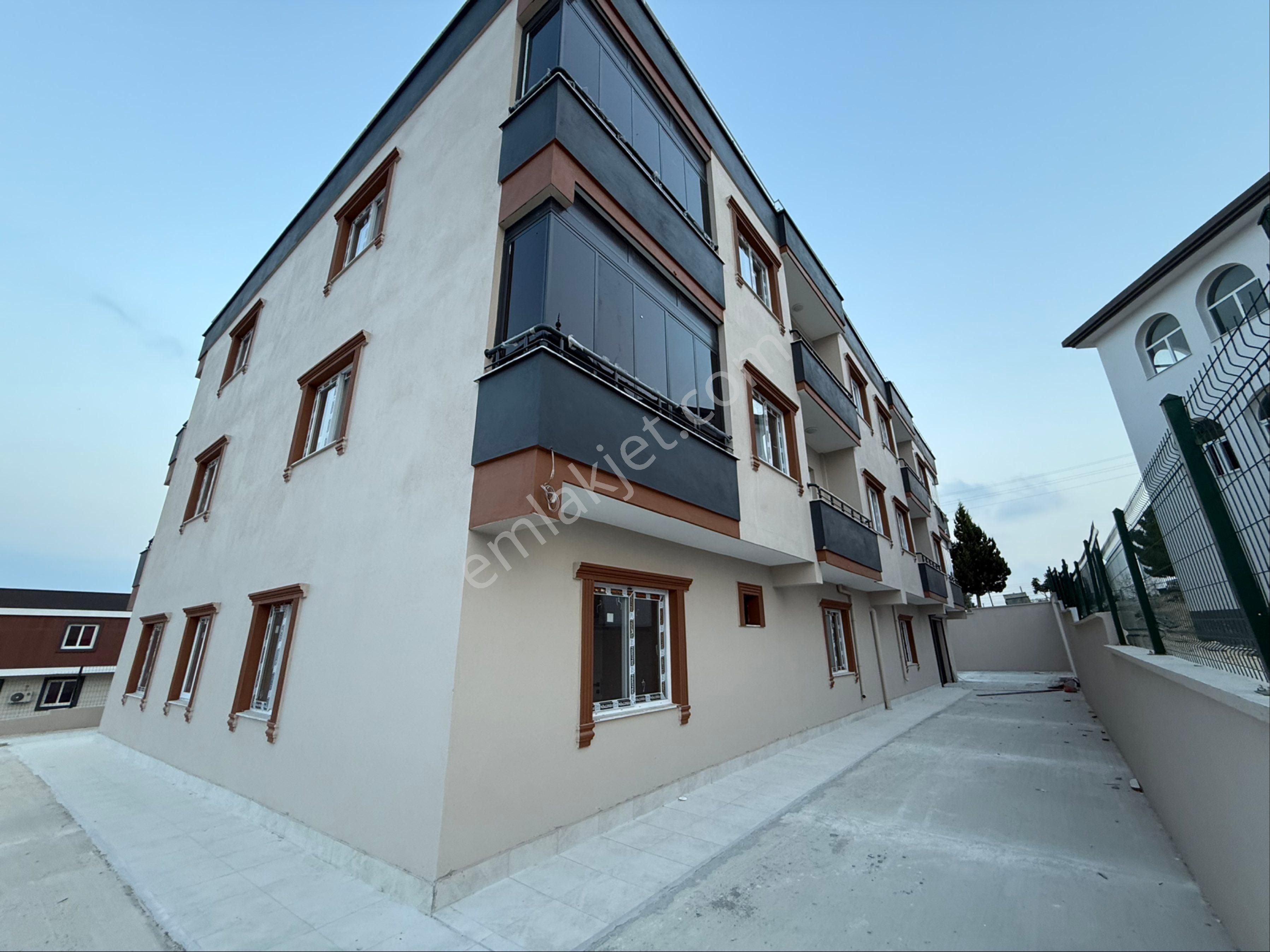 Livadan Tarsus Üniversitesi Dibi Muazzam Konumda 1+1 Satılık Daire