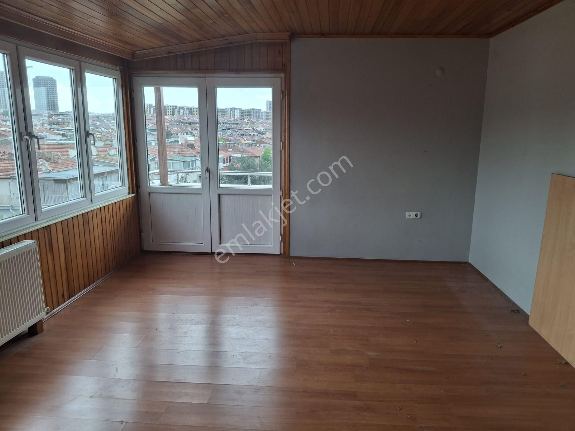 Gün Emlak'tan Yenimahalle Metro Yakını Katta 2+1 Geniş Daire