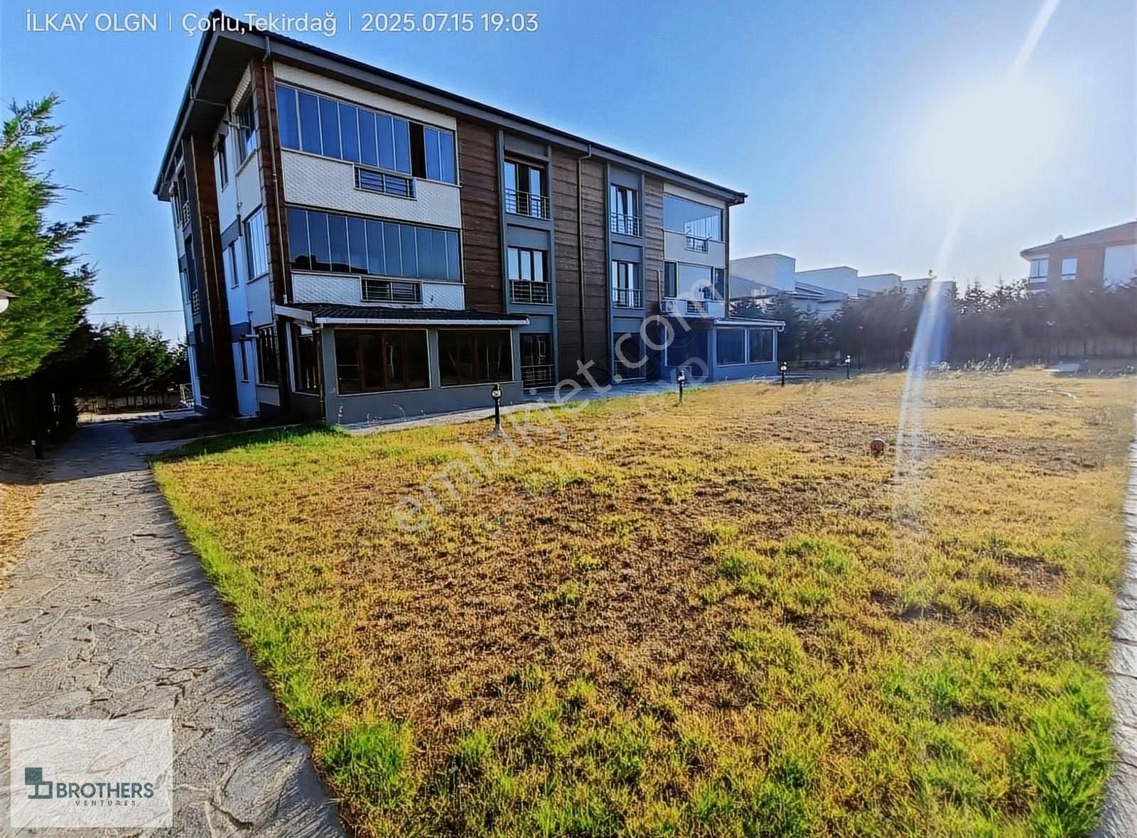 Brothersdan Önerlerde 160m2 3+1 Arakat İskanli Satılık Daire
