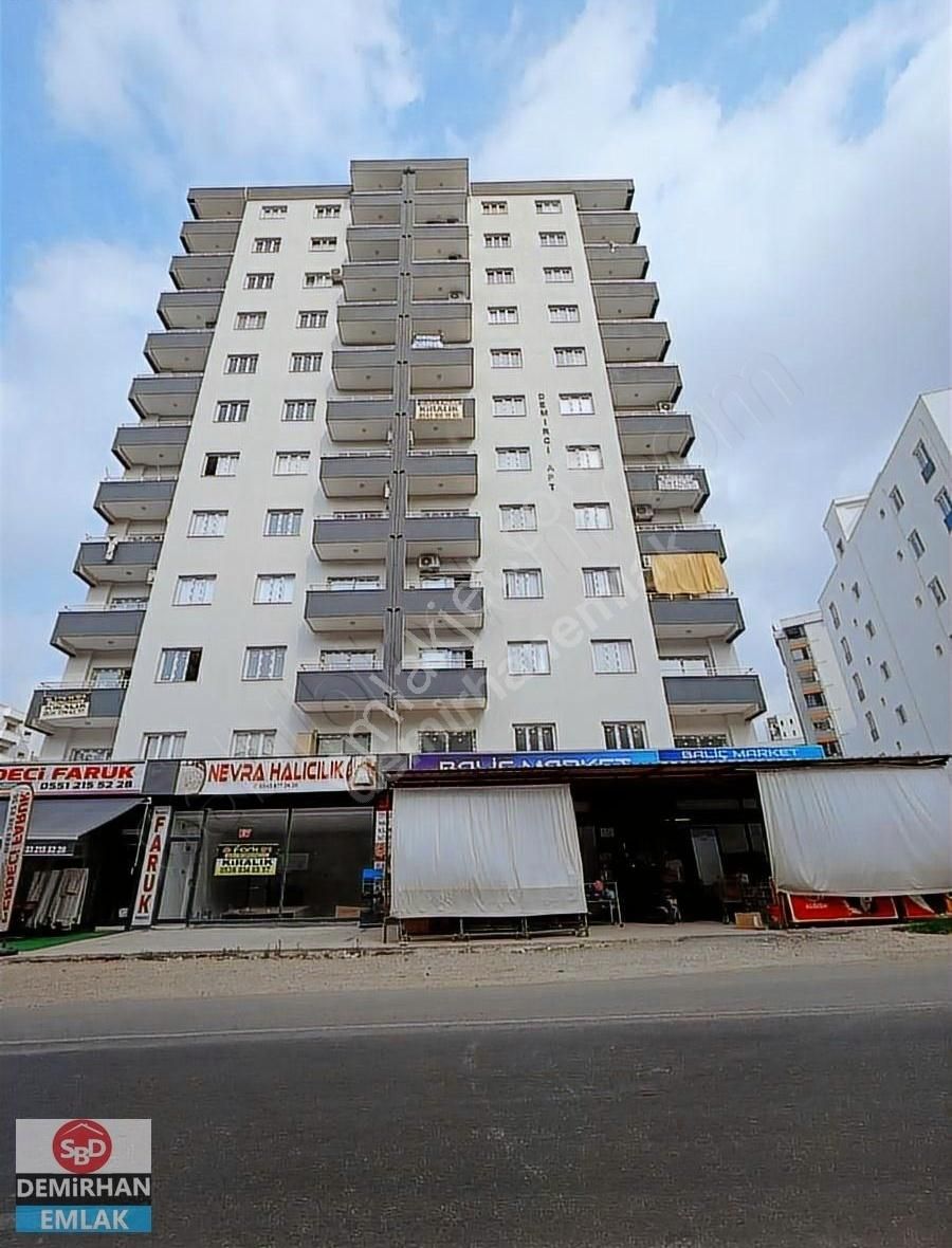 Demirhan Emlak'tan Cadde Üzeri Kiralık 1+1 Daire