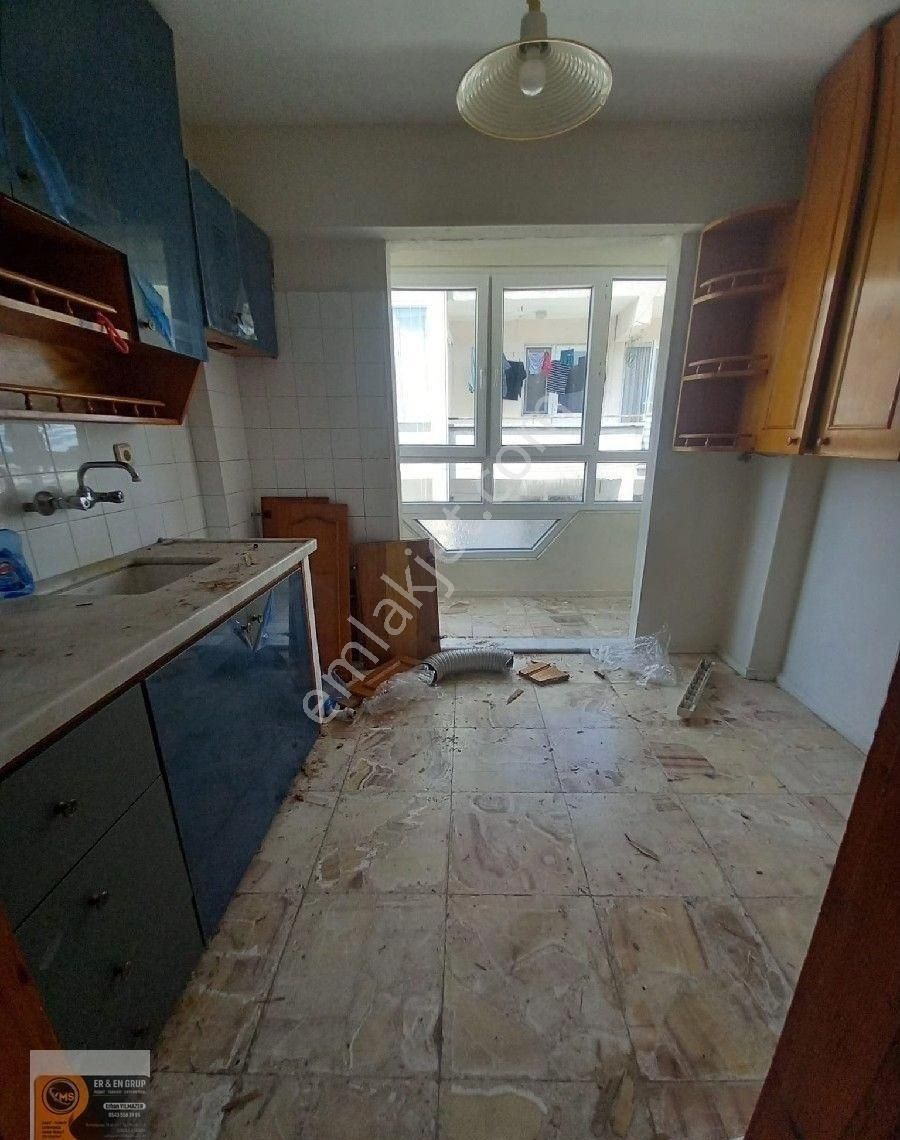 Dikili İsmetpaşa Mahallesi Merkez Ana Cadde Üzeri Kaymakamlık Karşısında Mutfak Ayrı 2+1 Satılık - Görsel 9