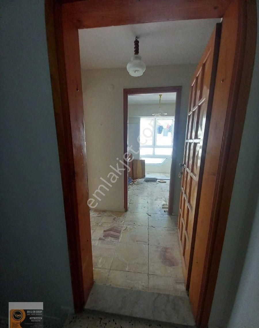 Dikili İsmetpaşa Mahallesi Merkez Ana Cadde Üzeri Kaymakamlık Karşısında Mutfak Ayrı 2+1 Satılık - Görsel 5