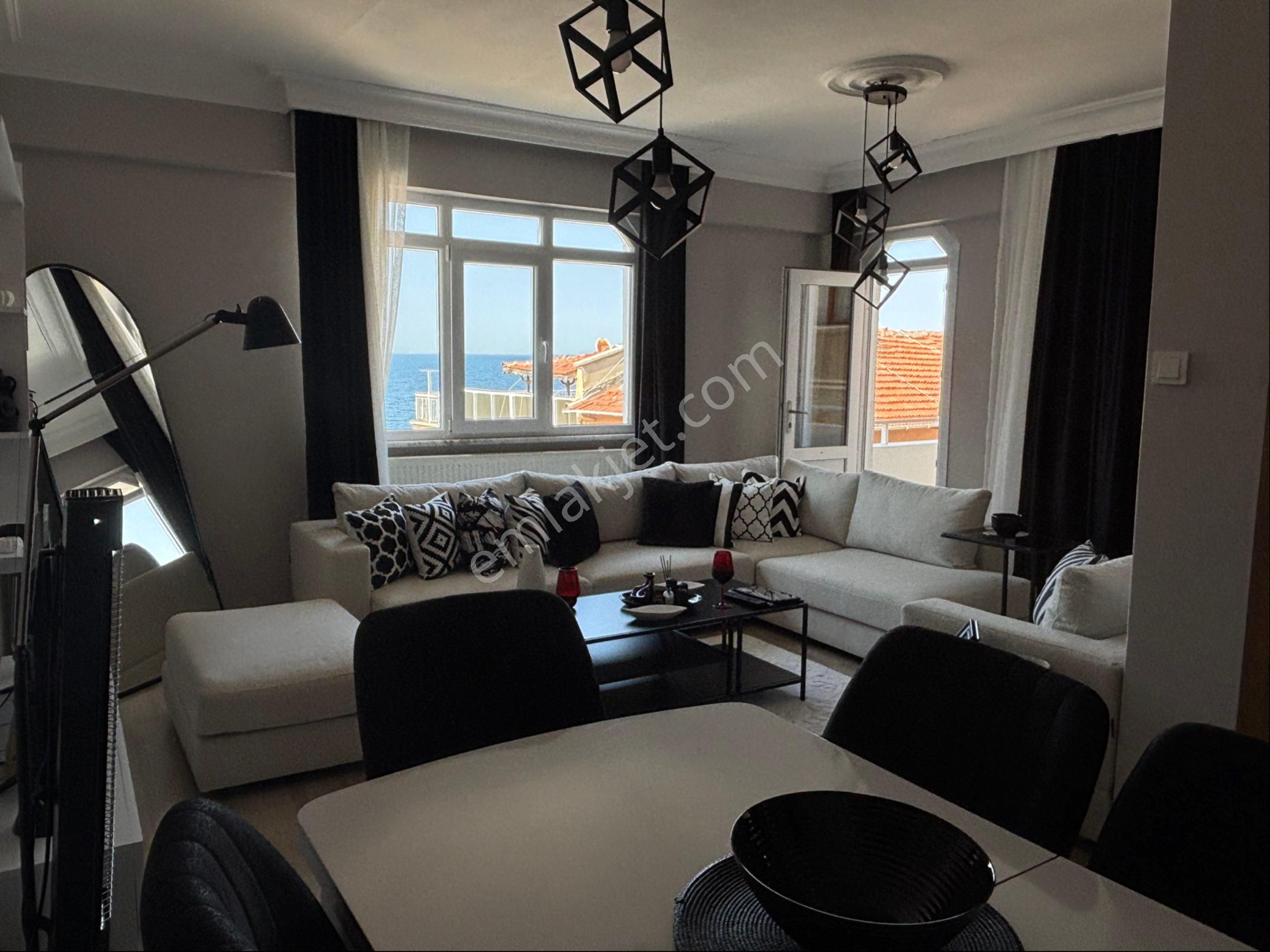 Çınarcık Merkezde Eşyalı Full İçi Yapılı Satılık Daire 2+1