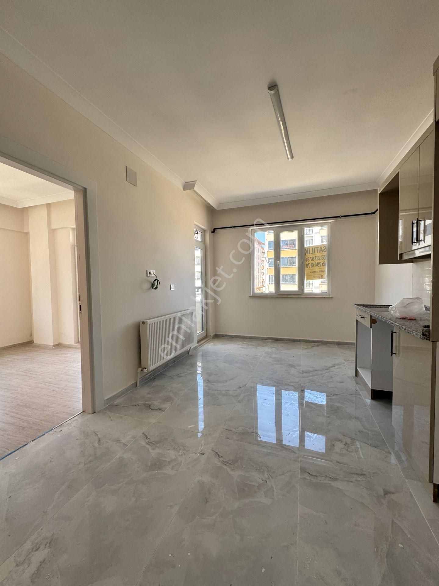Babil Emlaktan Kiralık Cadde Üzeri Sıfır 2+1 Stüdyo Daire