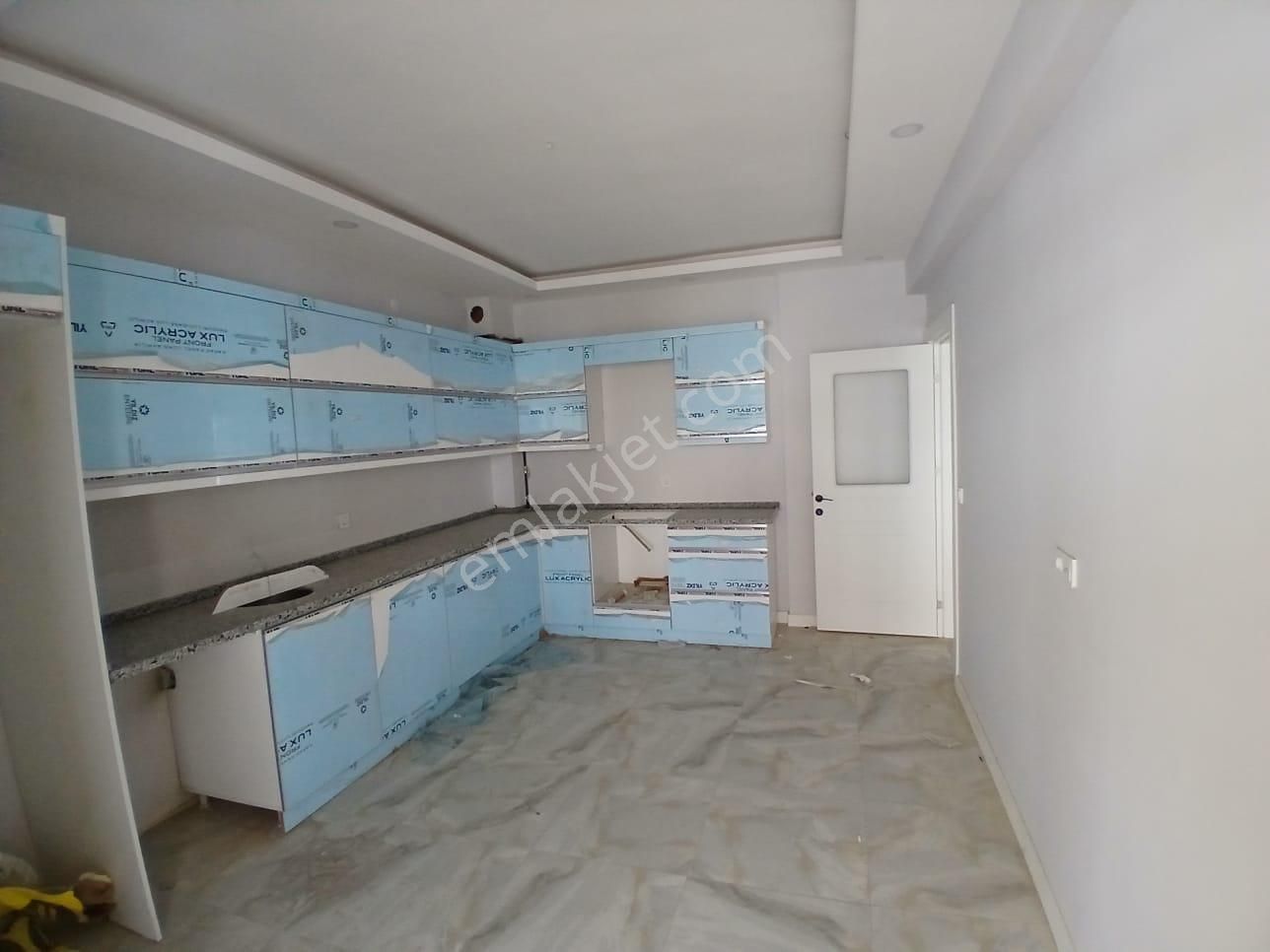 Akçay Emlak'tan Akşehir Koşuyolunda Garajlı Satılık Sıfır 3+1 Daire
