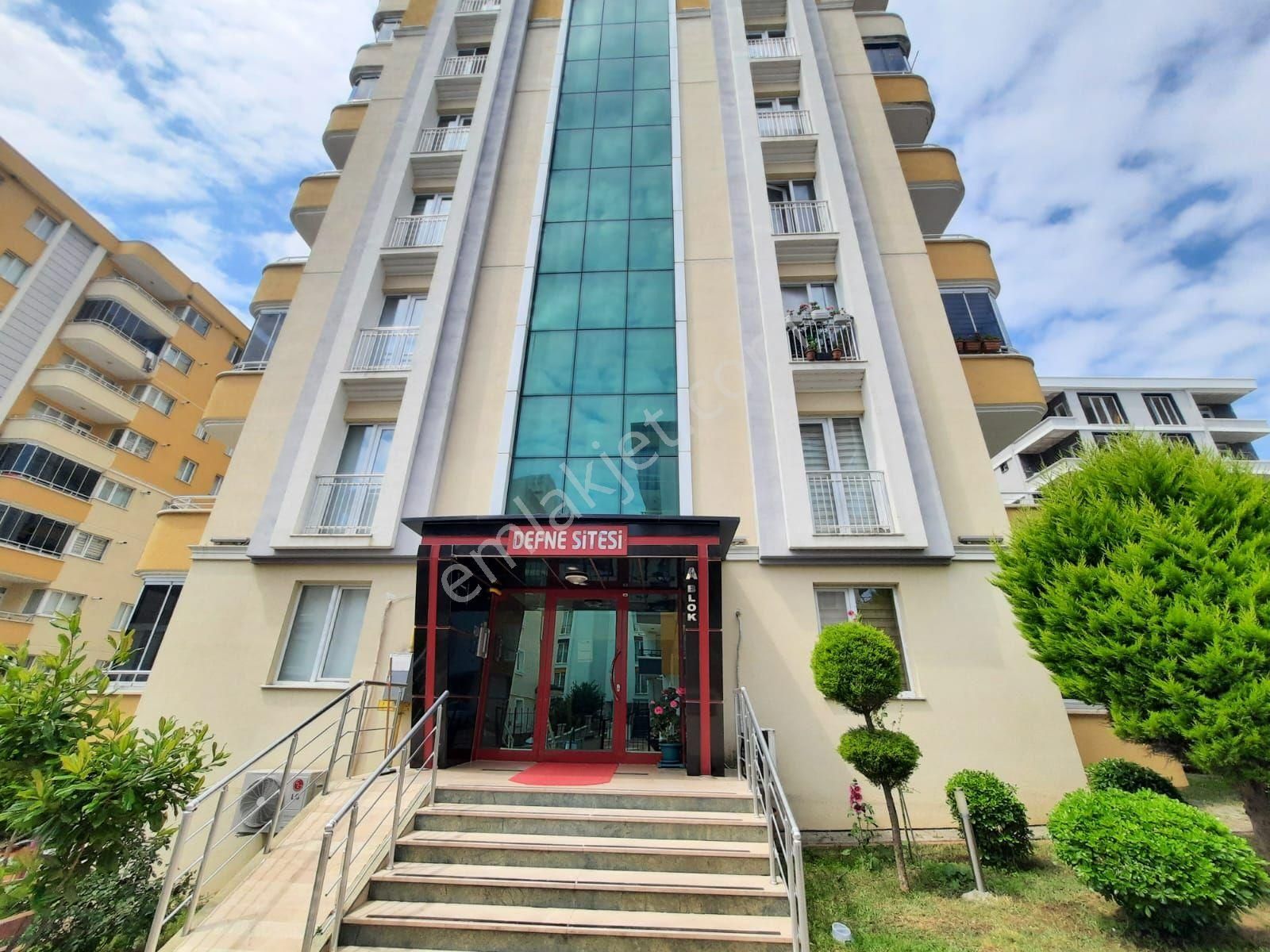 Defne Sitesinde Satılık 2+1 Yüksek Giriş Daire