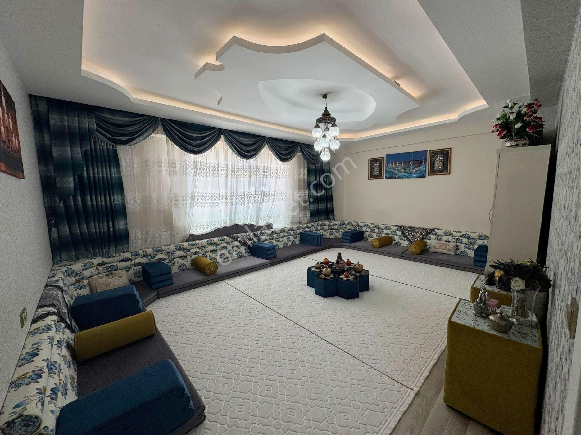 Bağcılar Nevruzpark Arkası Havuzlu 3+1 Lüks Daire