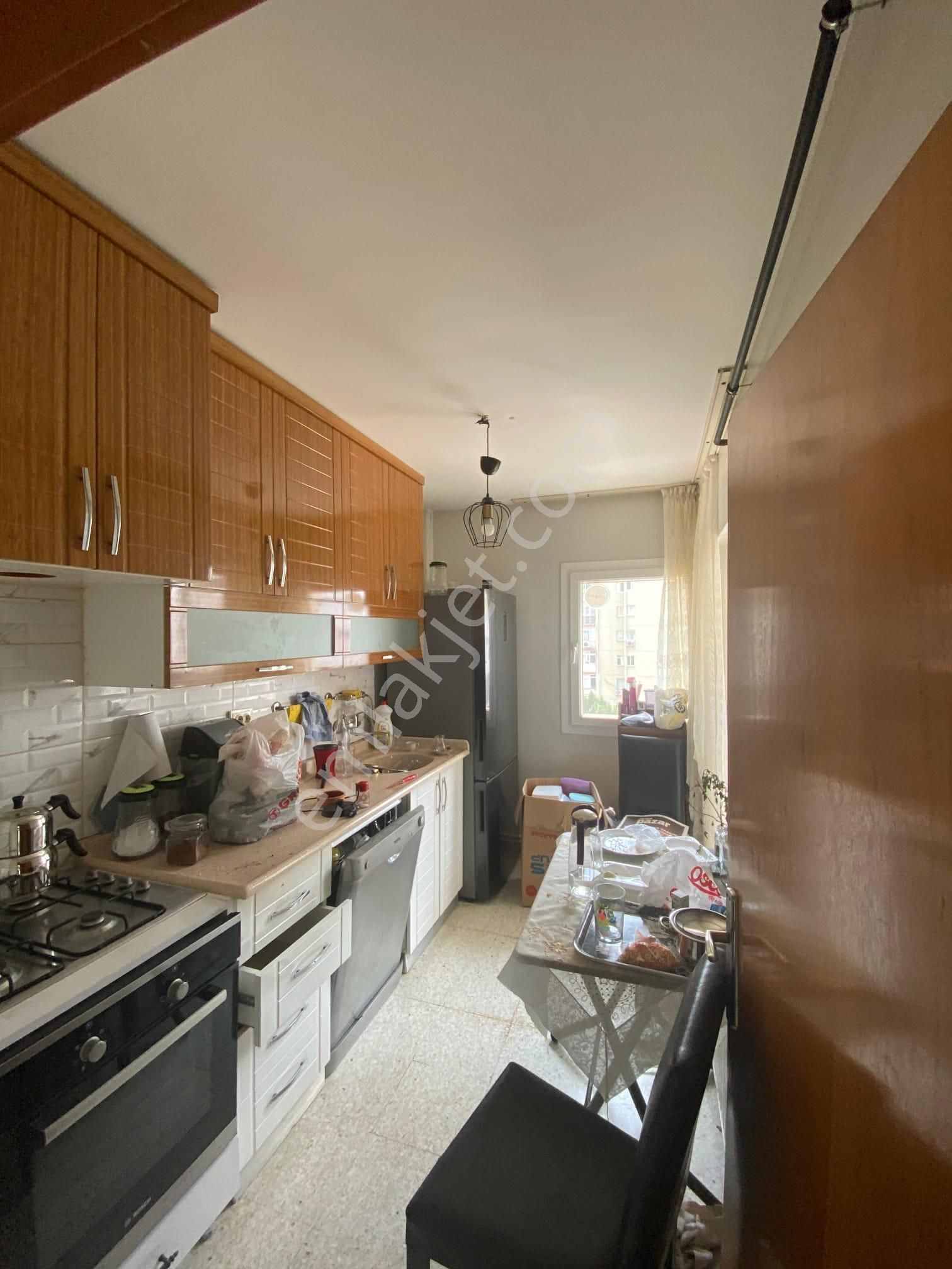 Yüzüncüyıl'da 3+1 Doğalgazlı/ Geniş Oturumlu Kiralık Daire