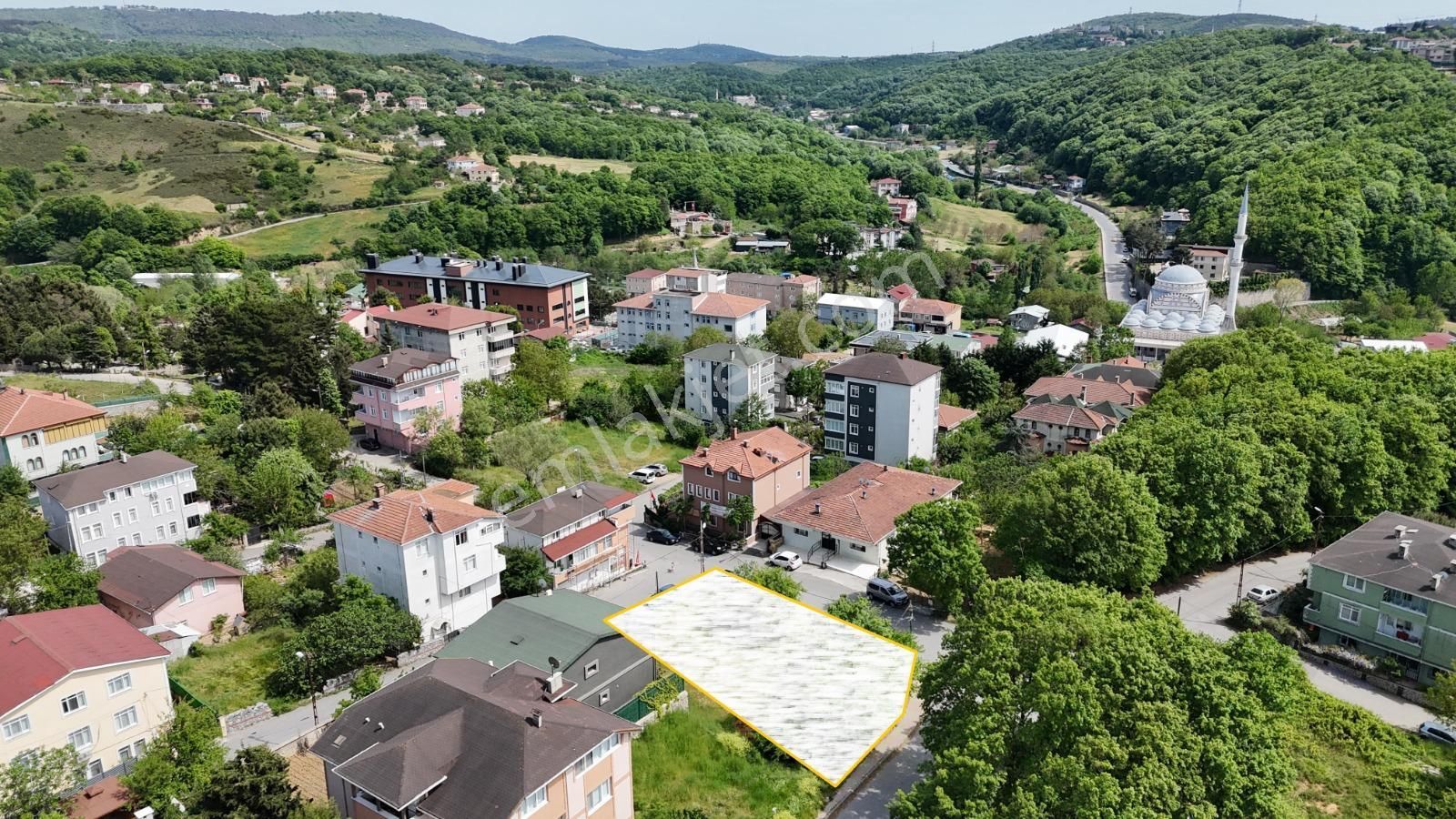 Çavuşbaşı'nda Köşebaşı Satılık Villa İmarlı Arsa