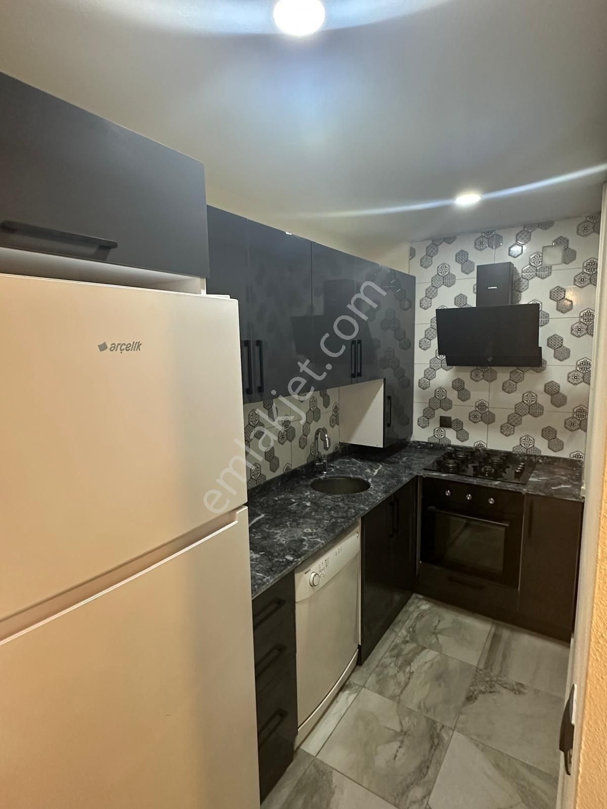 Beyazevler Kafeler Caddesi’nde Giyinme Odalı Geniş 1+1 – Full Eşyalı, Kaçmaz!