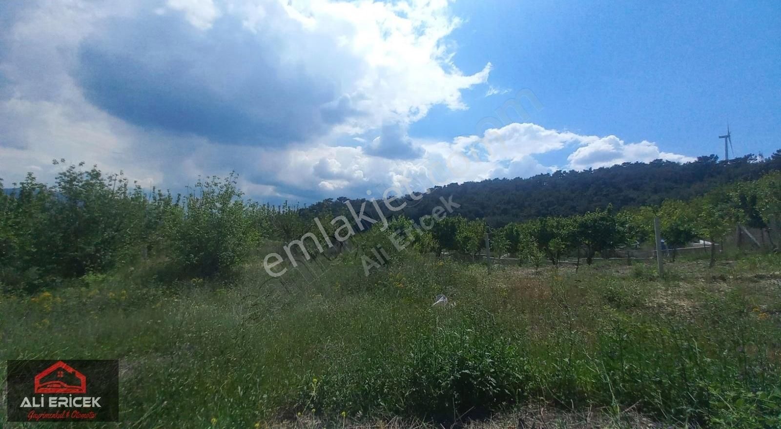 Bornova Yakaköy'de Satılık 320m² Manzaralı Tapulu Bahçe