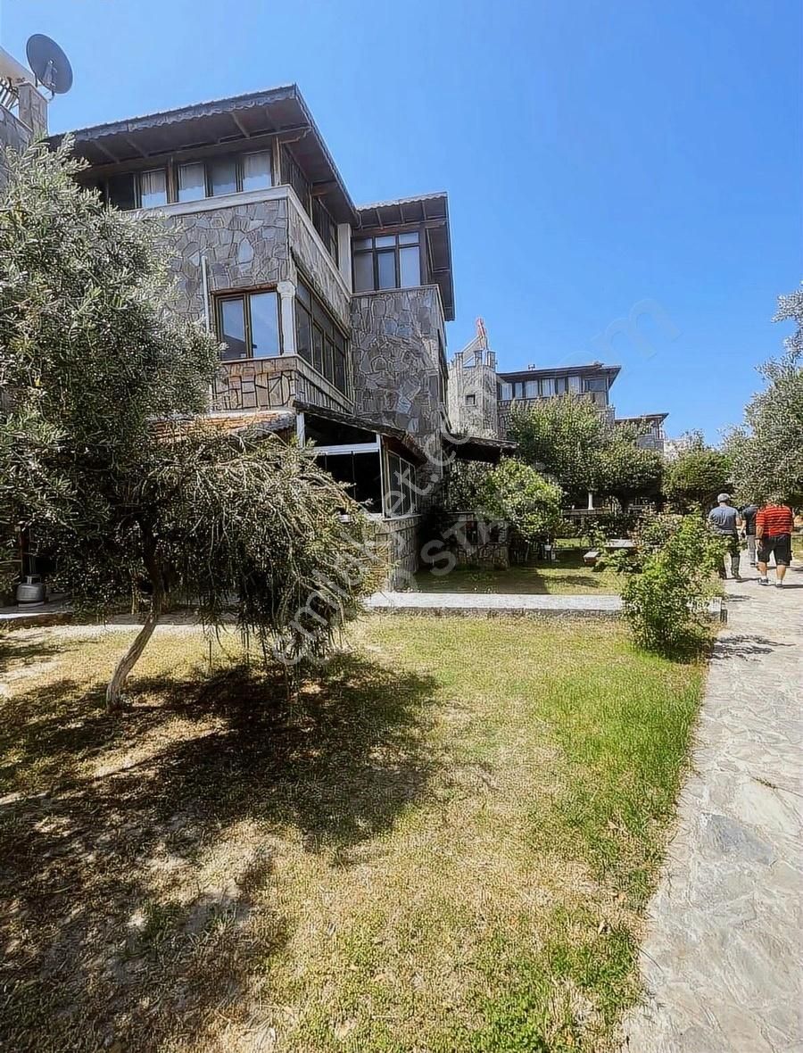 Denizköy Site İçi Satılık Taş Villa