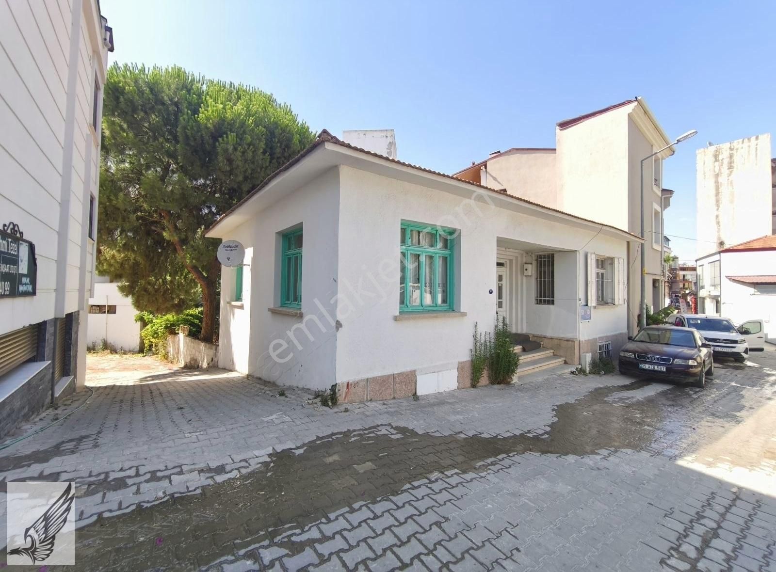 Seferihisar Şehir Merkezinde 3+2 Bahçe Kullanımlı Ticariye Uygun